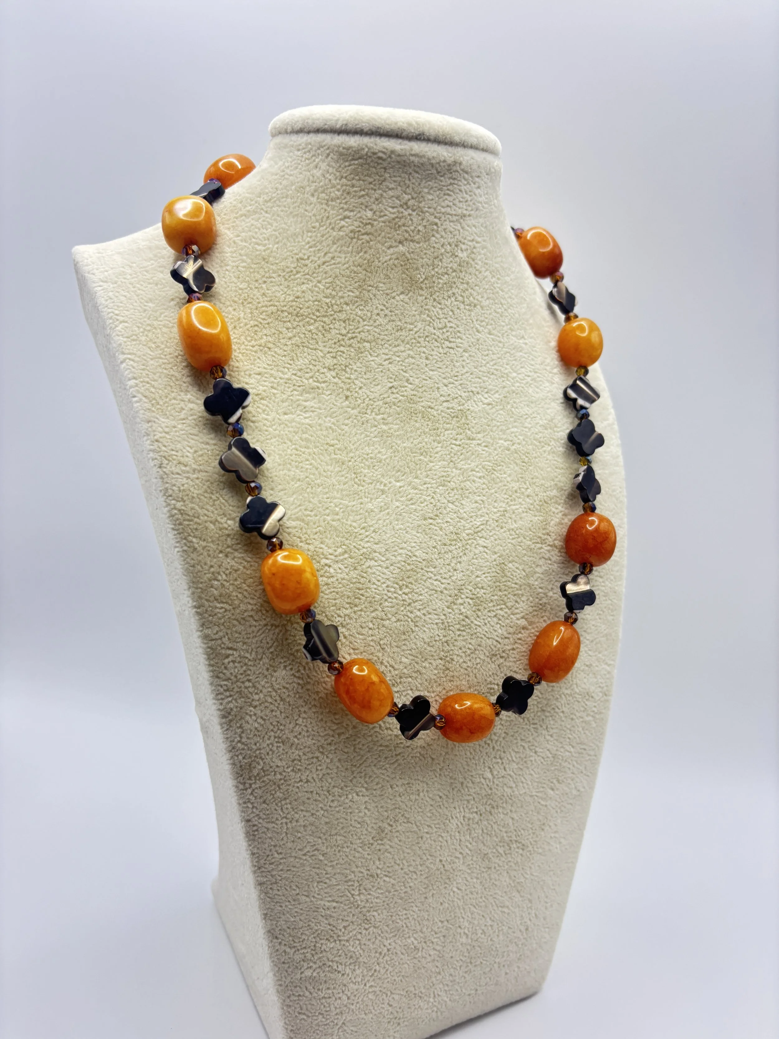 Orange necklace3.JPG