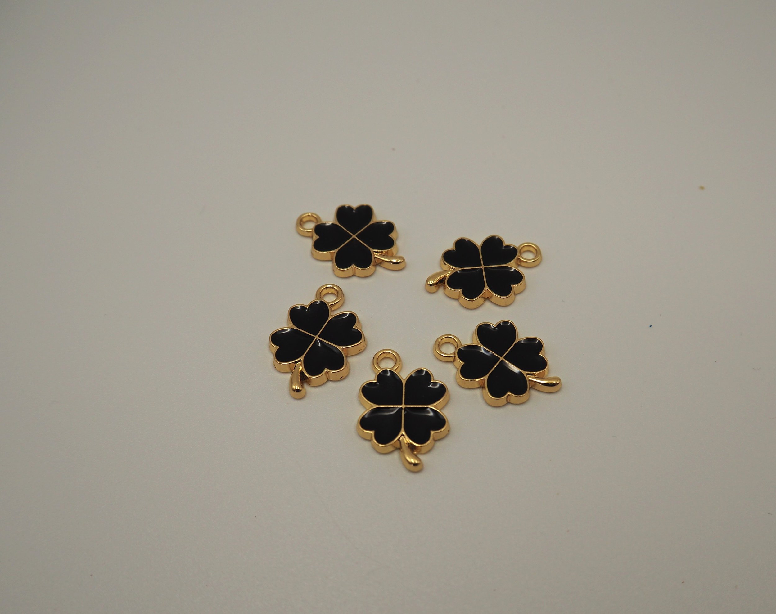 Black & Gold Clover Charm - 12mm (5 pcs)