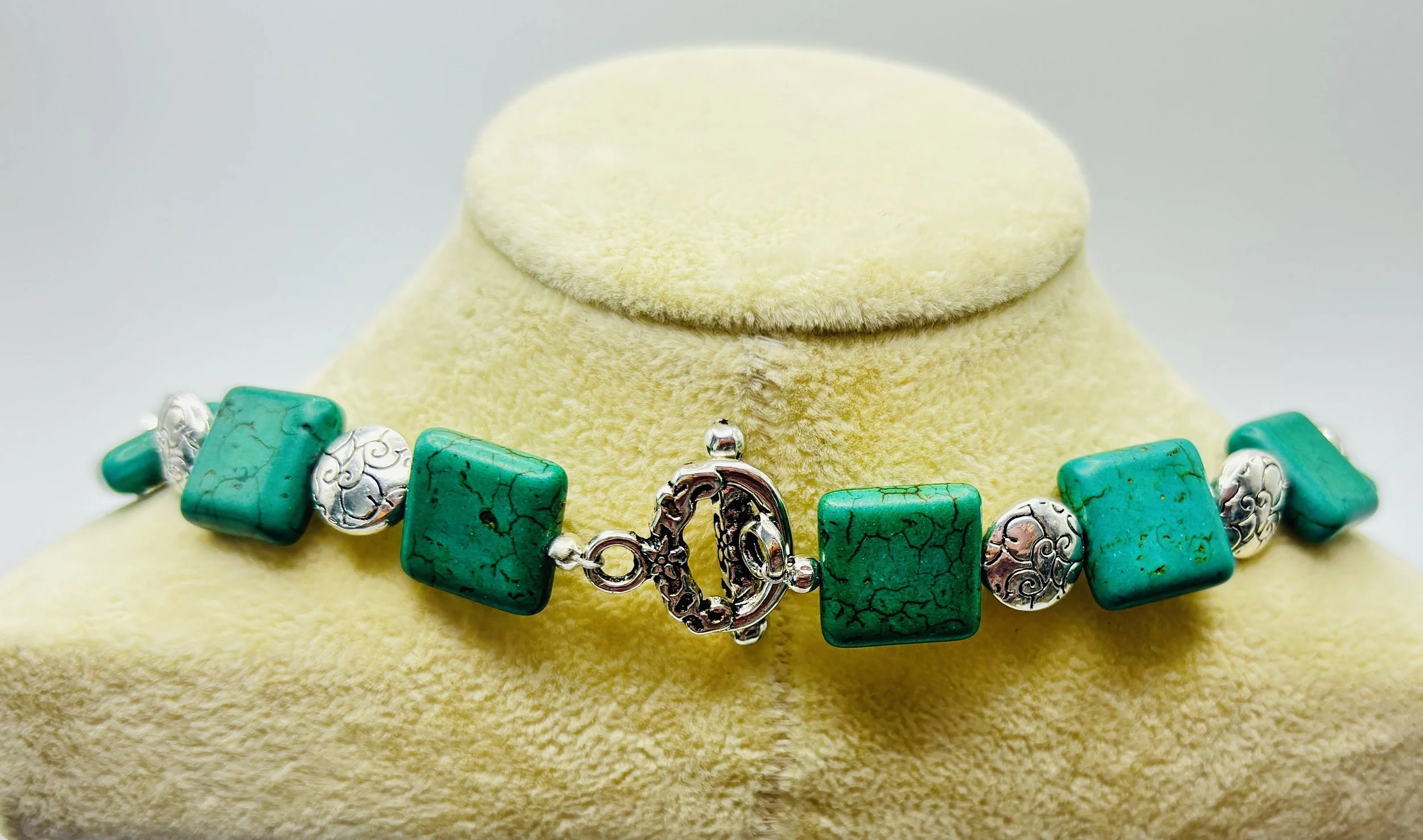 Green Turquoise choker4.JPG