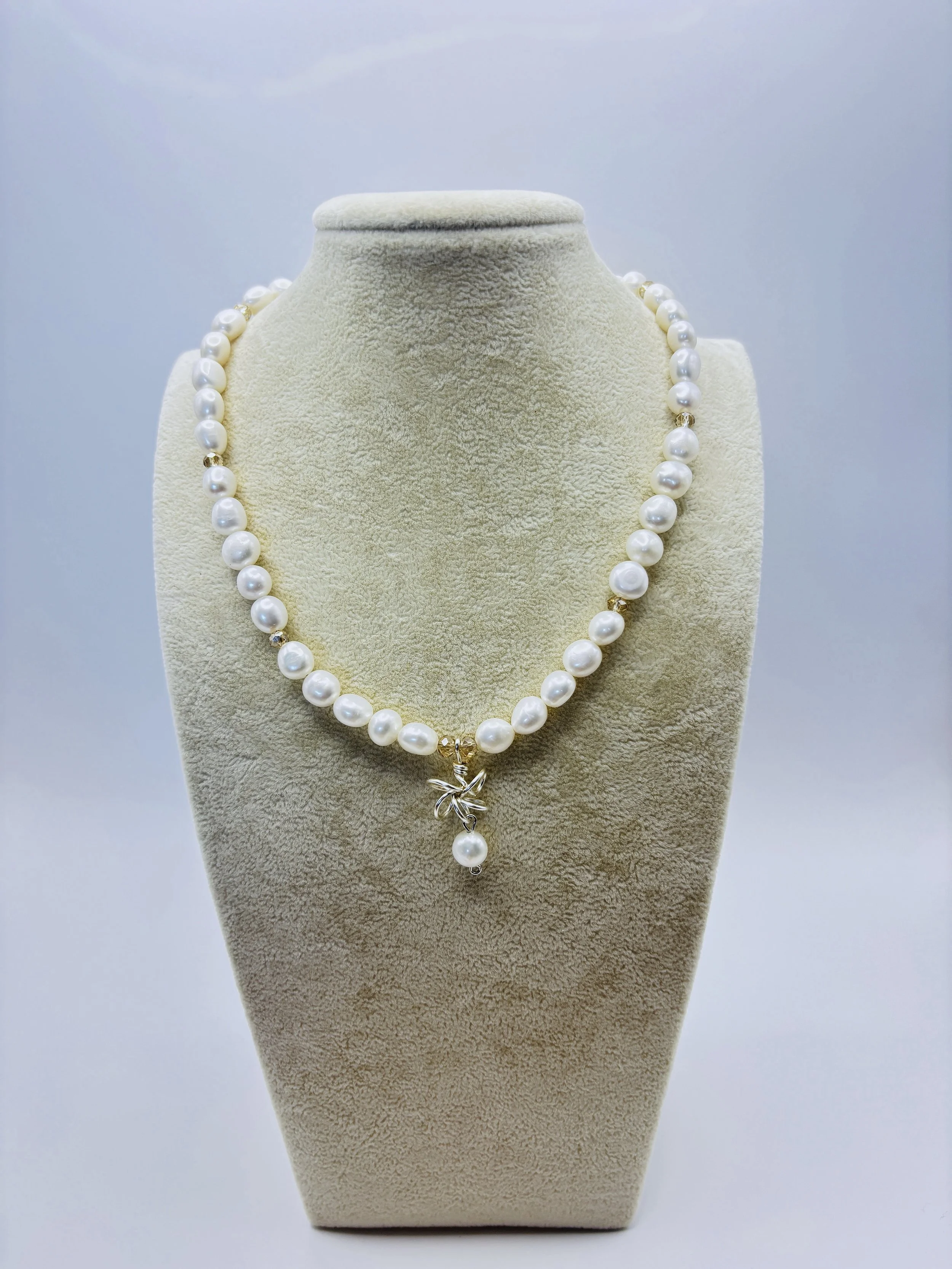 Pearl Necklace2.jpg
