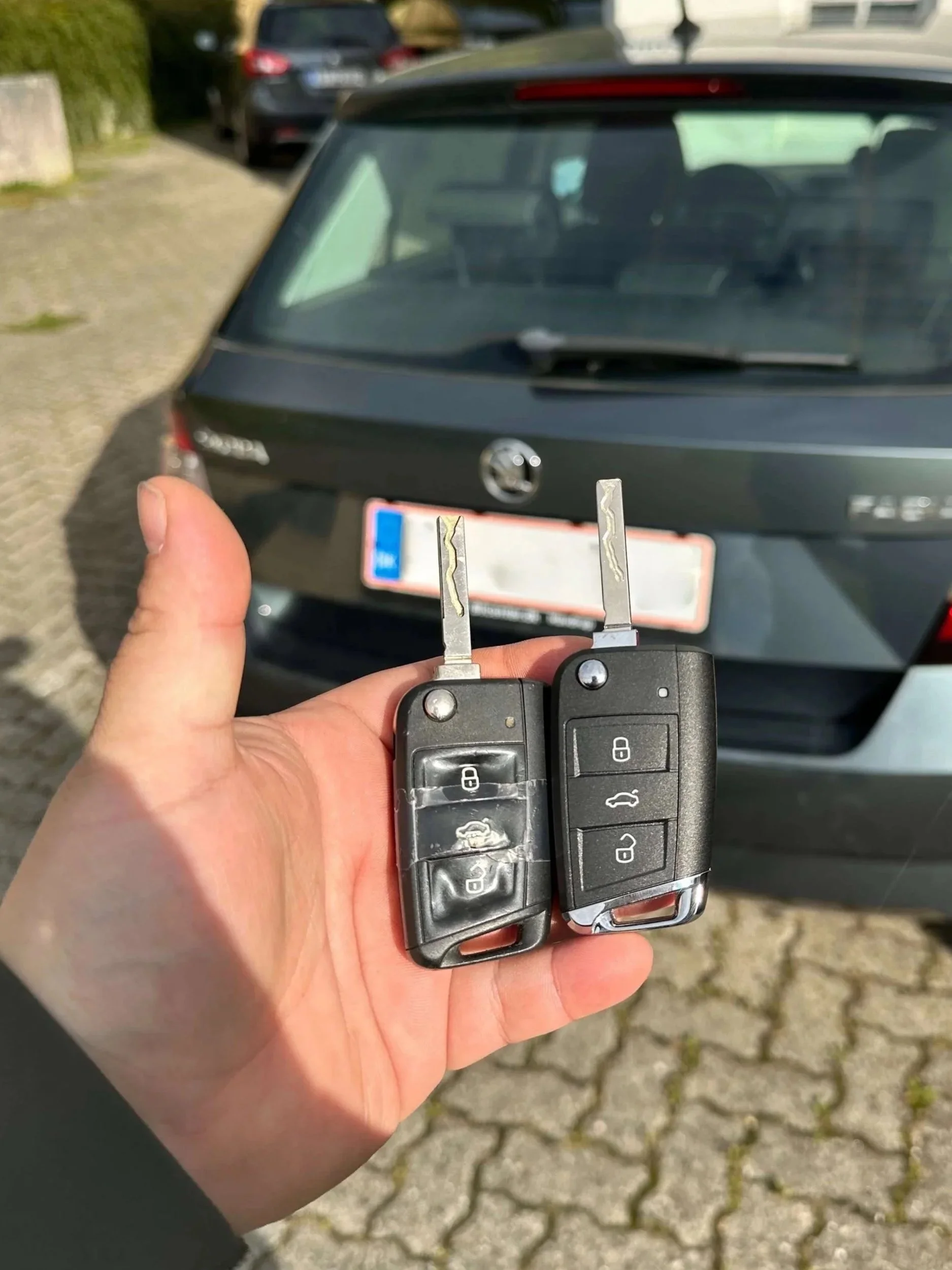 Nye Skoda bilnøgler programmeret ved bilen