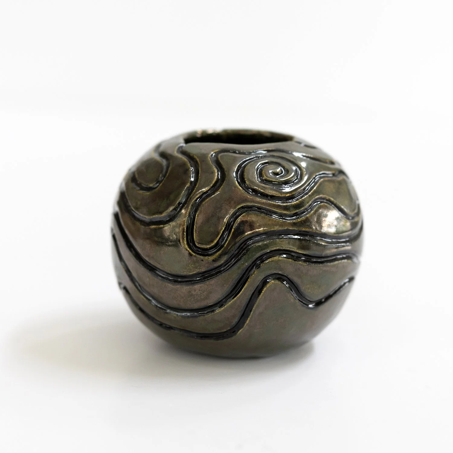metallic pinch pot.jpg