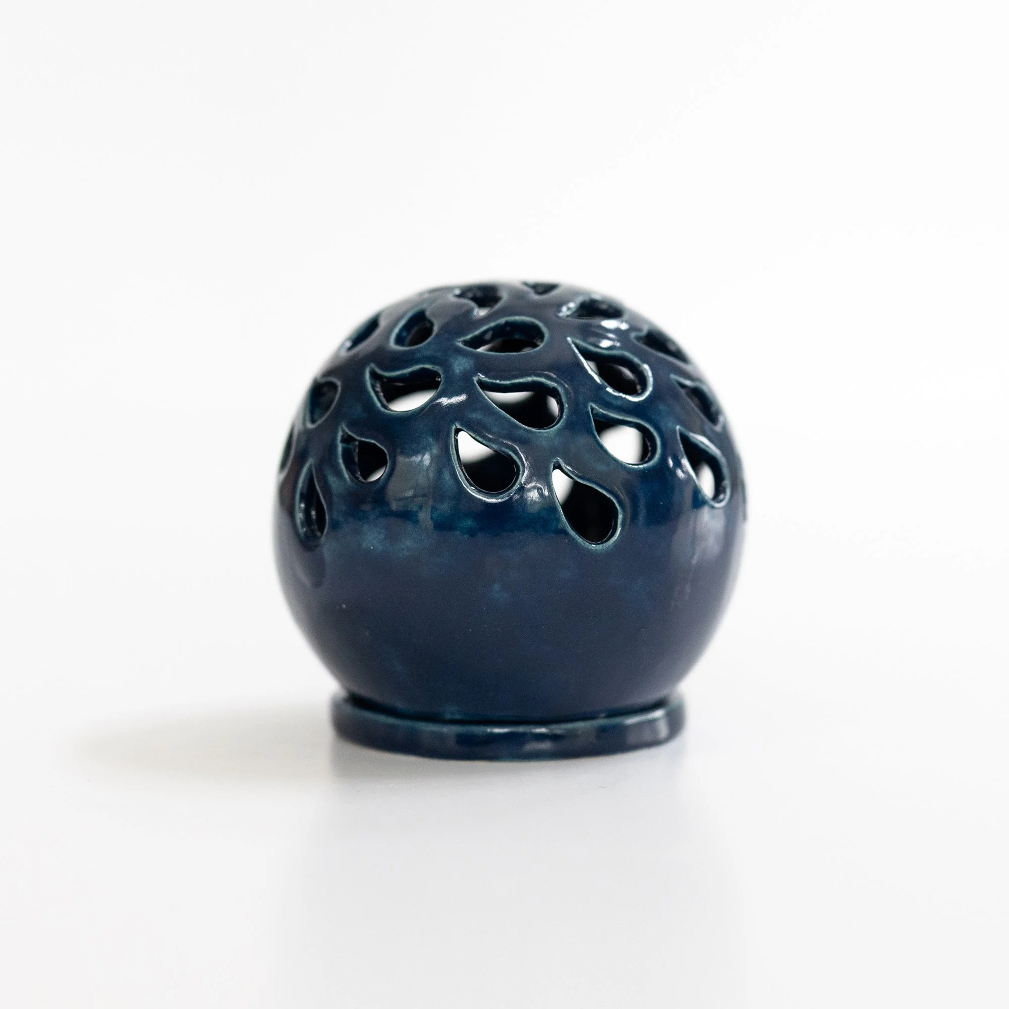 dark blue tea light 1.jpg