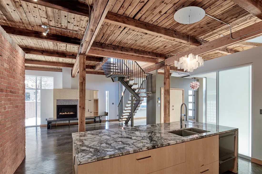 Unfurnished loft