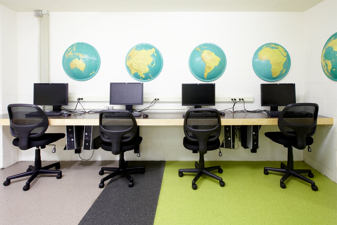 McMaster University Mills Library - 4