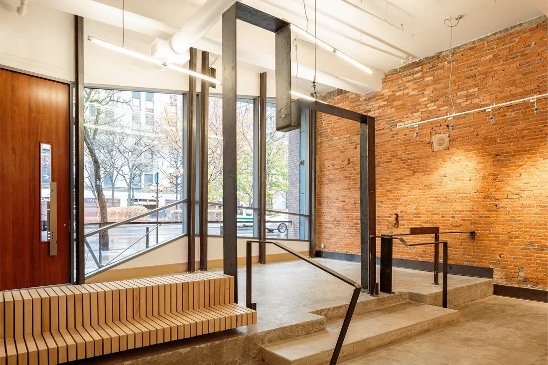95 King St East