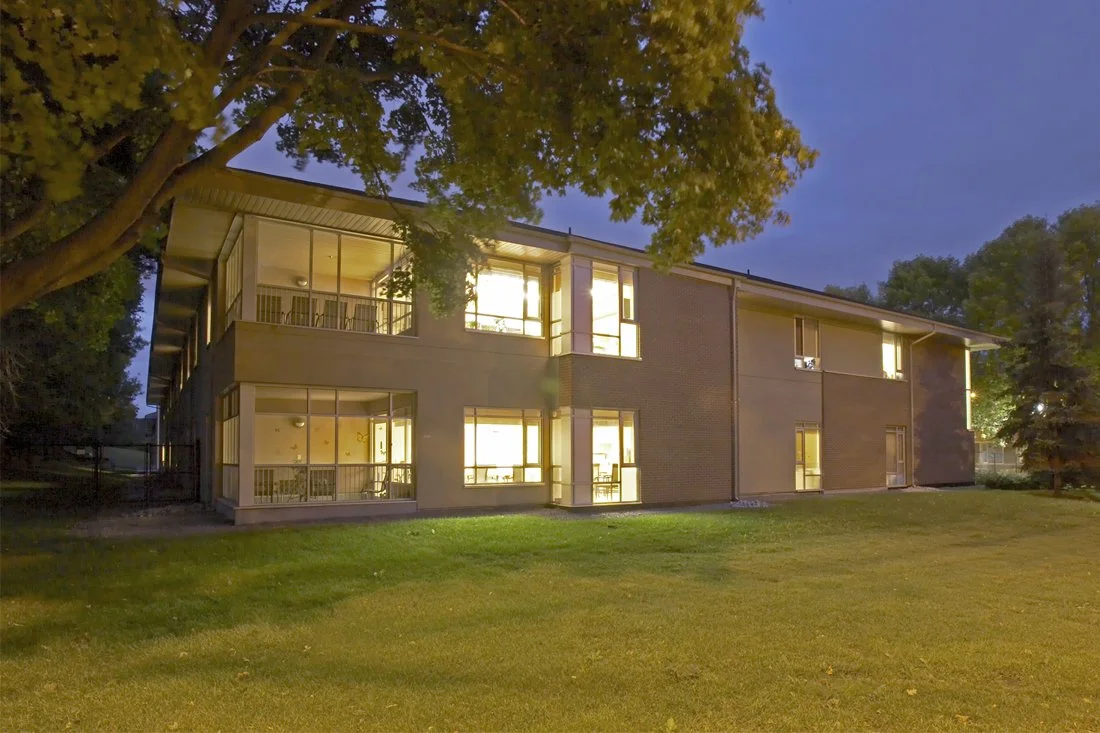 Wentworth Lodge Home at night