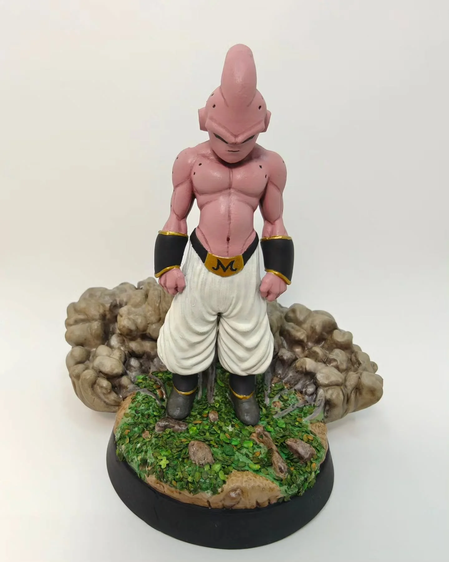 Hand-painting this 3D resin print of Majin Kid Buu &mdash; bringing this iconic character to life one brushstroke at a time! 🎨🔥

If you have a custom figure in mind or want to turn your own idea into reality, feel free to DM me for more info. ✉️