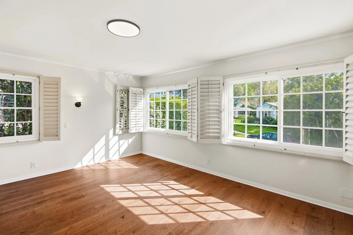 10309 La Grange Ave 10.jpg