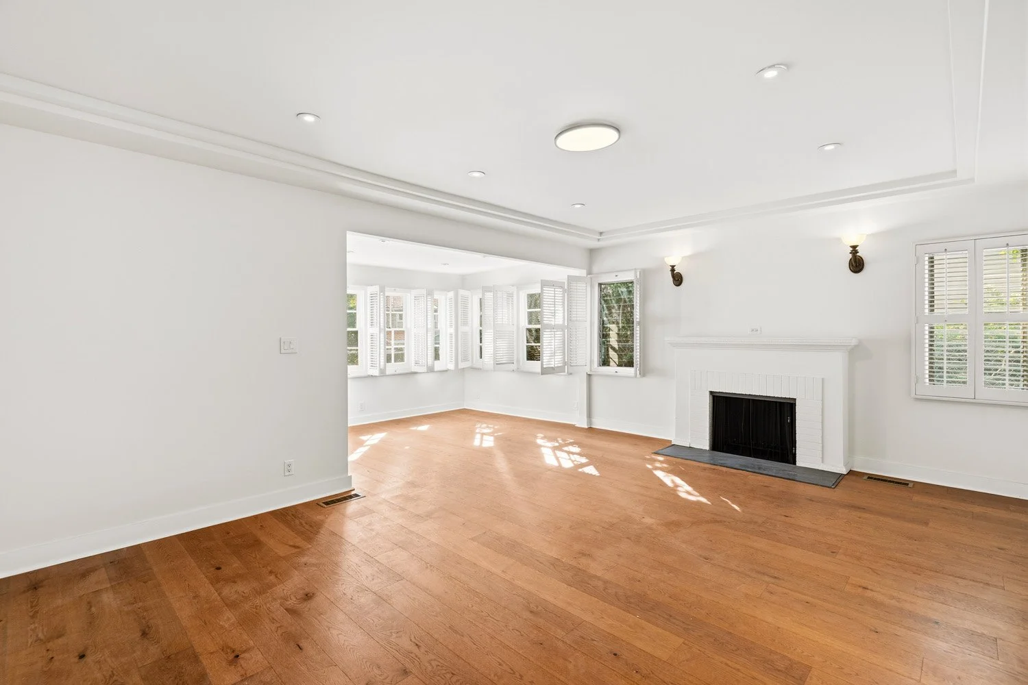 10309 La Grange Ave 16.jpg