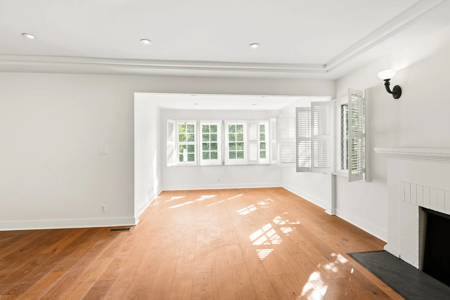 10309 La Grange Ave 21.jpg