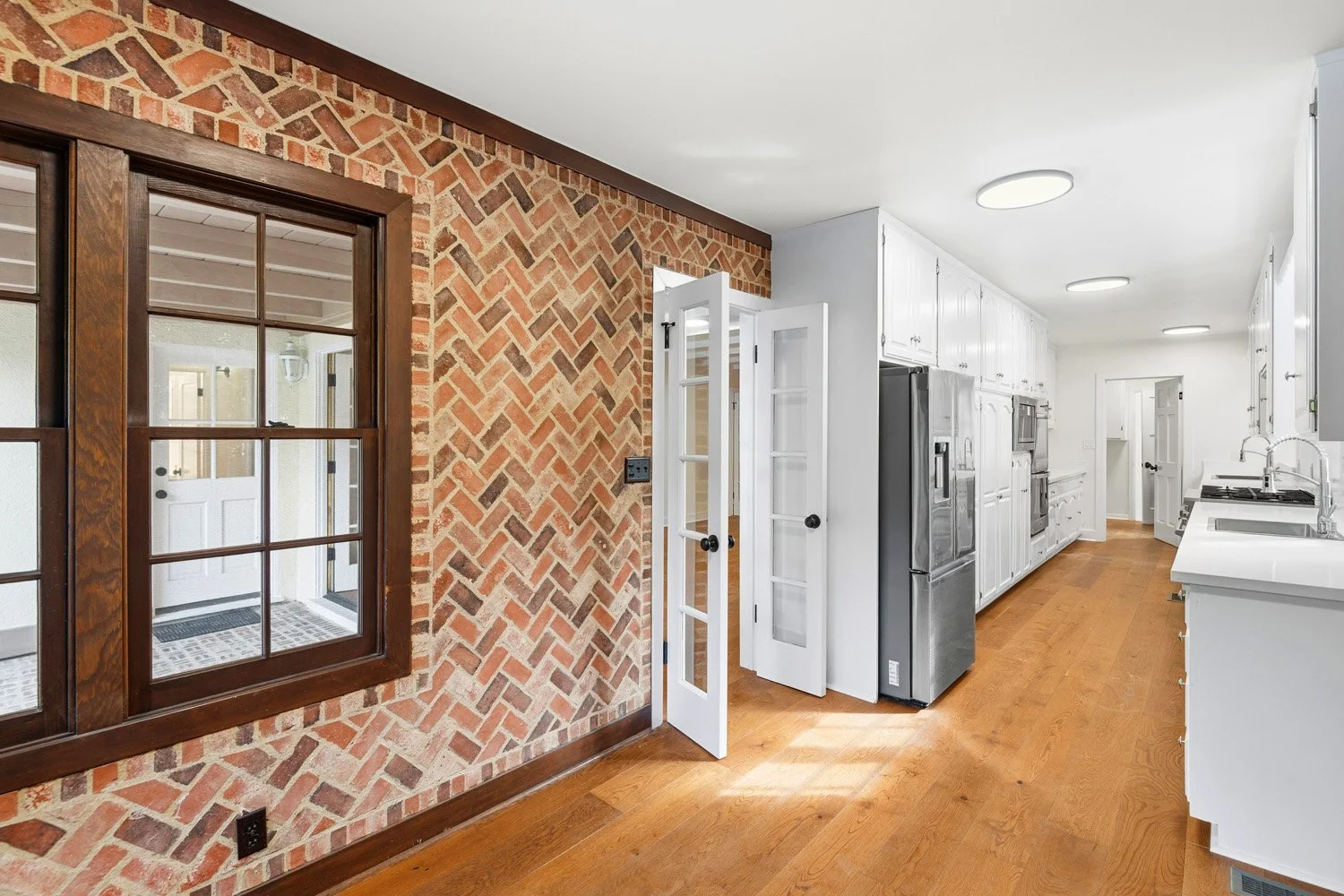 10309 La Grange Ave 39.jpg