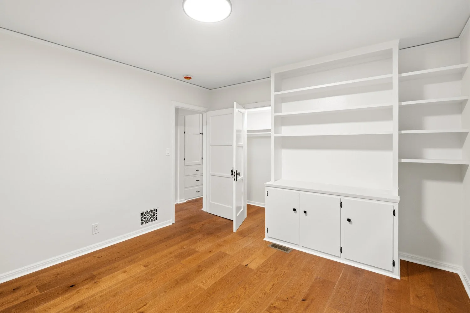 10309 La Grange Ave 41.jpg