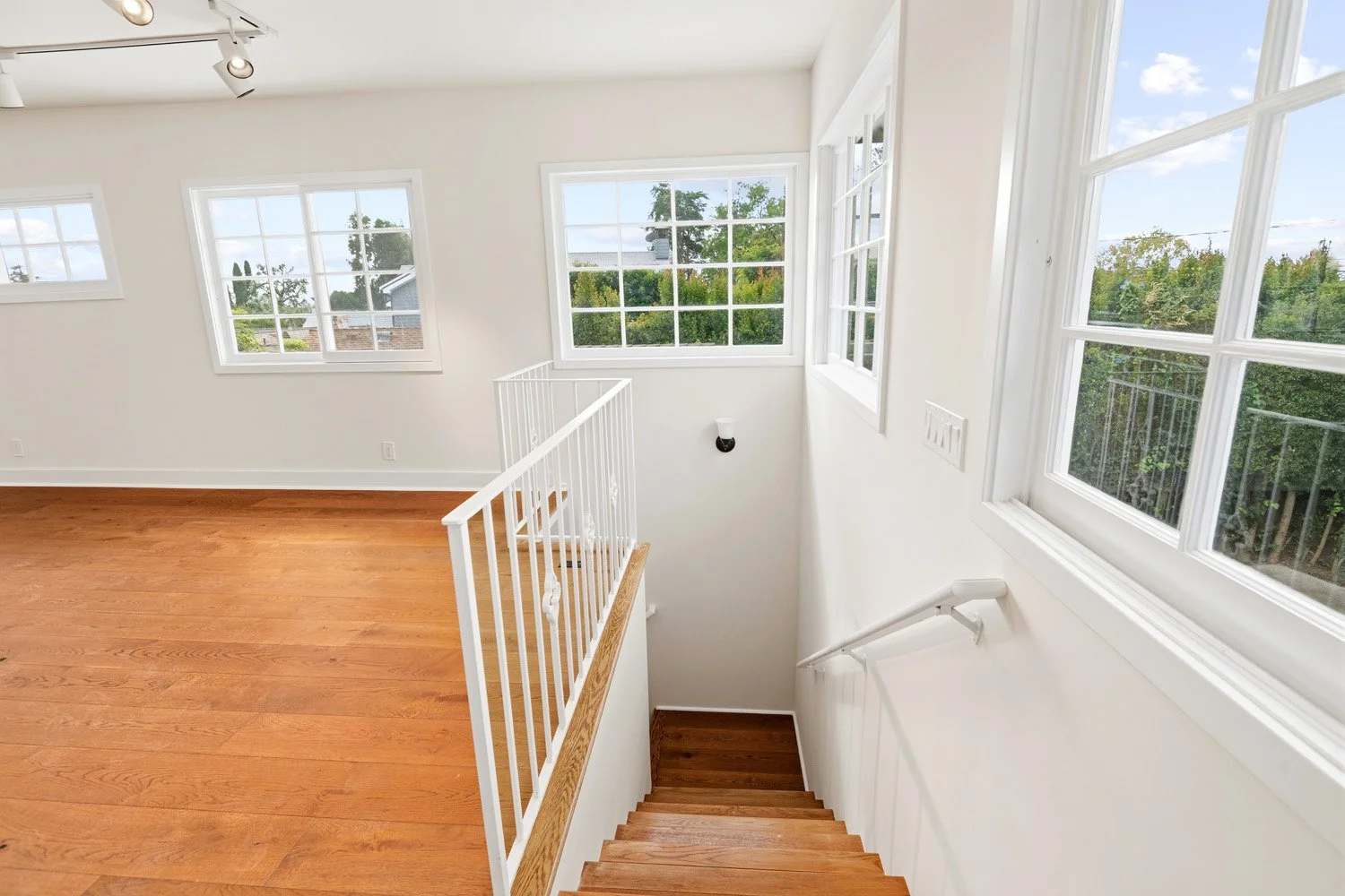 10309 La Grange Ave 61.jpg