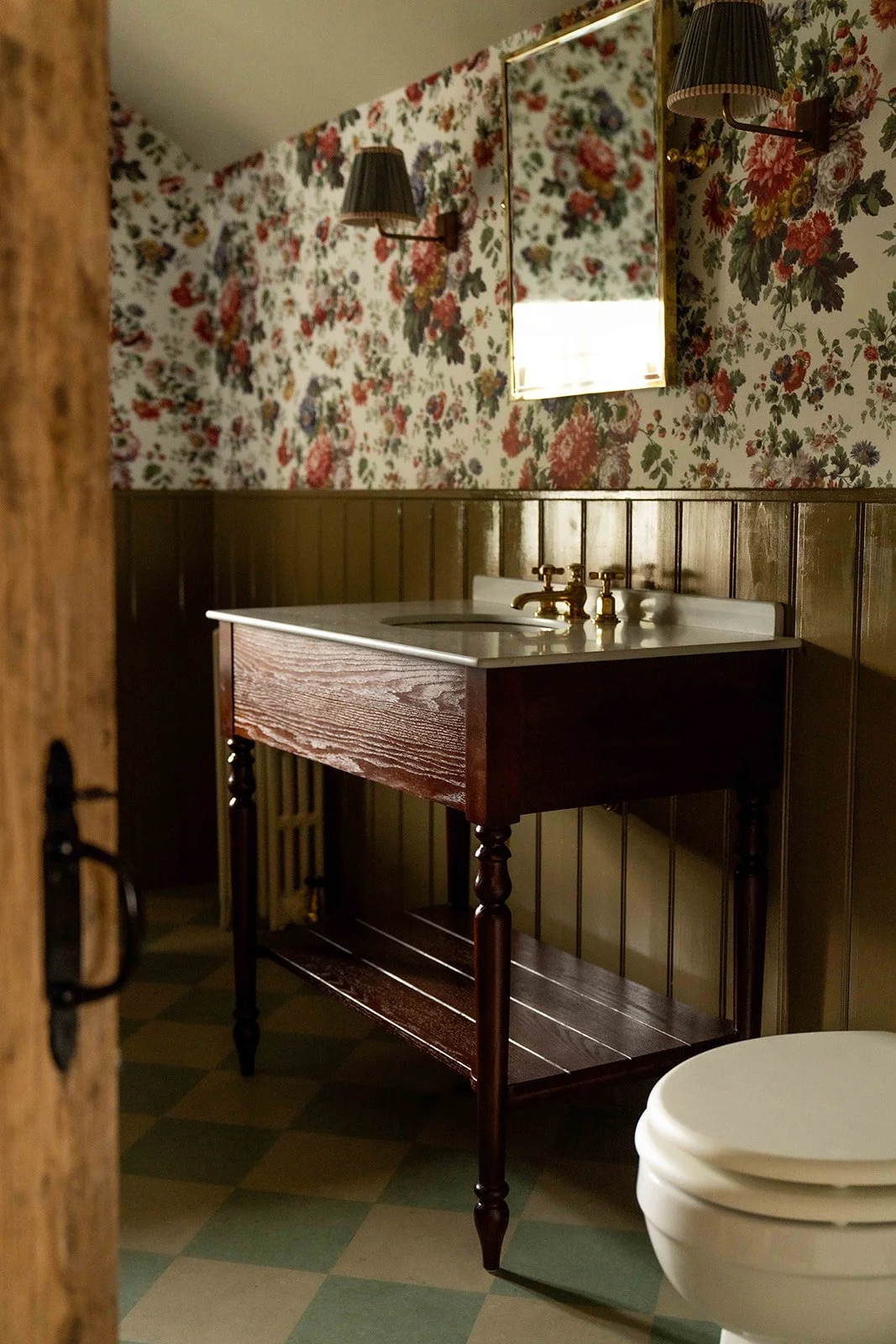 Room 1 Bathroom.jpg