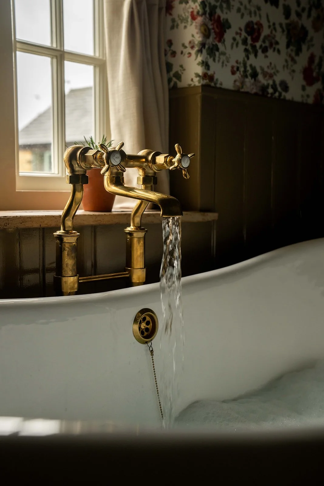 Room 1 Bath.jpg