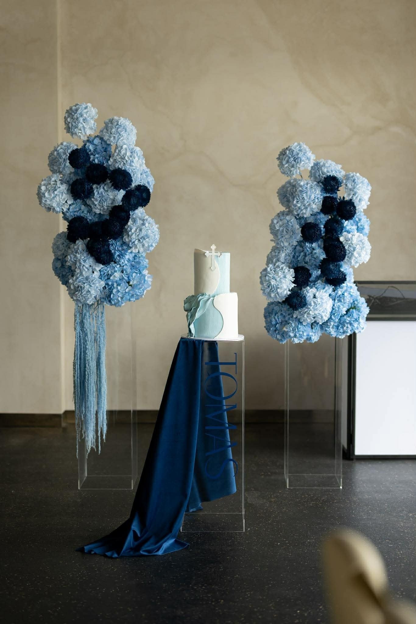 Freestanding Floral Piece (1m)