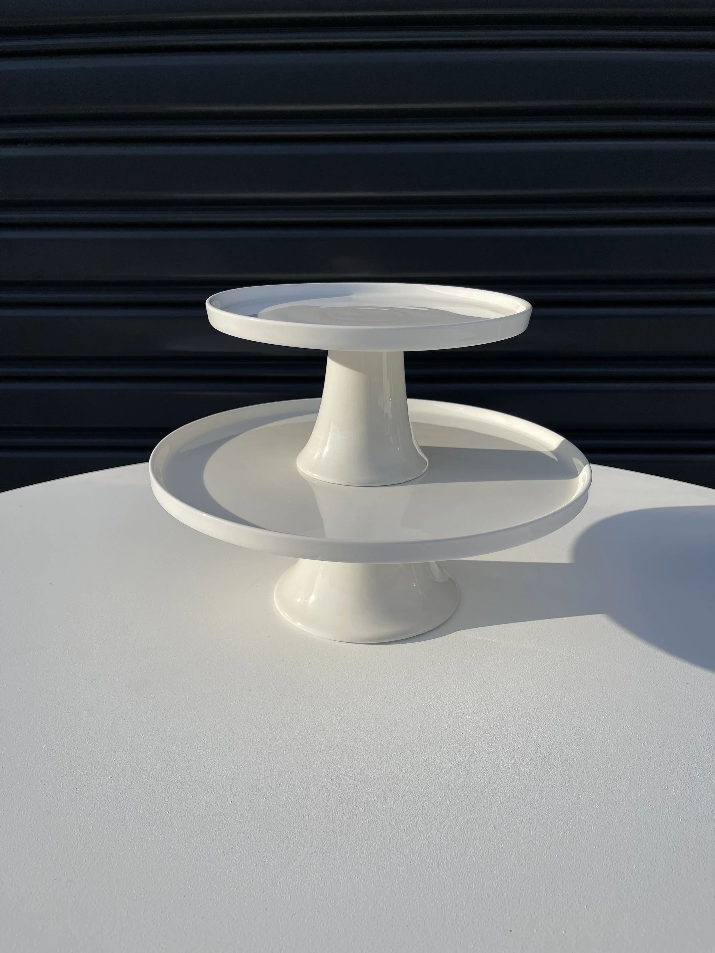 White_set_cake_stand.jpg