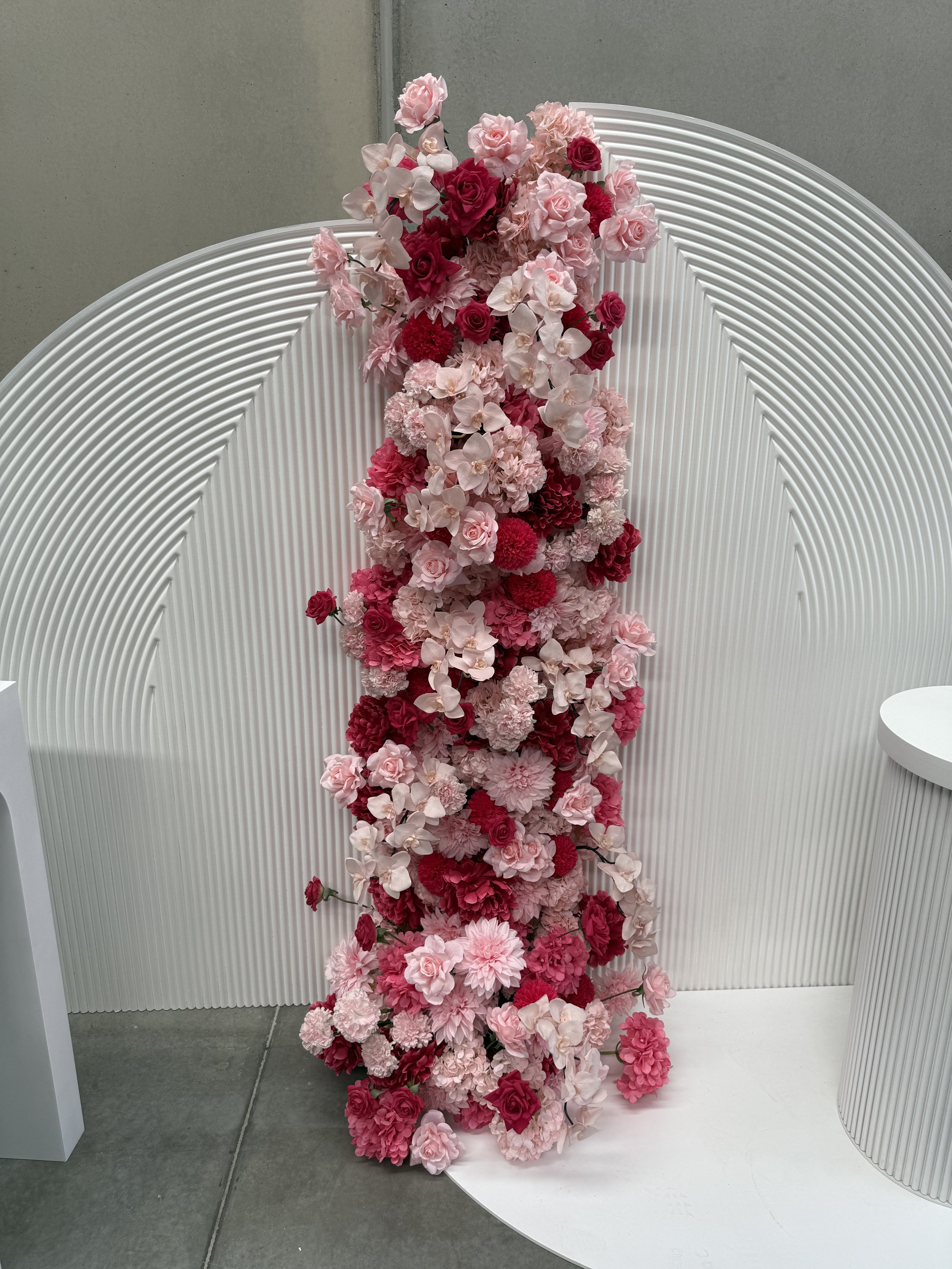 2mH_freestanding_floral_arrangement.jpg