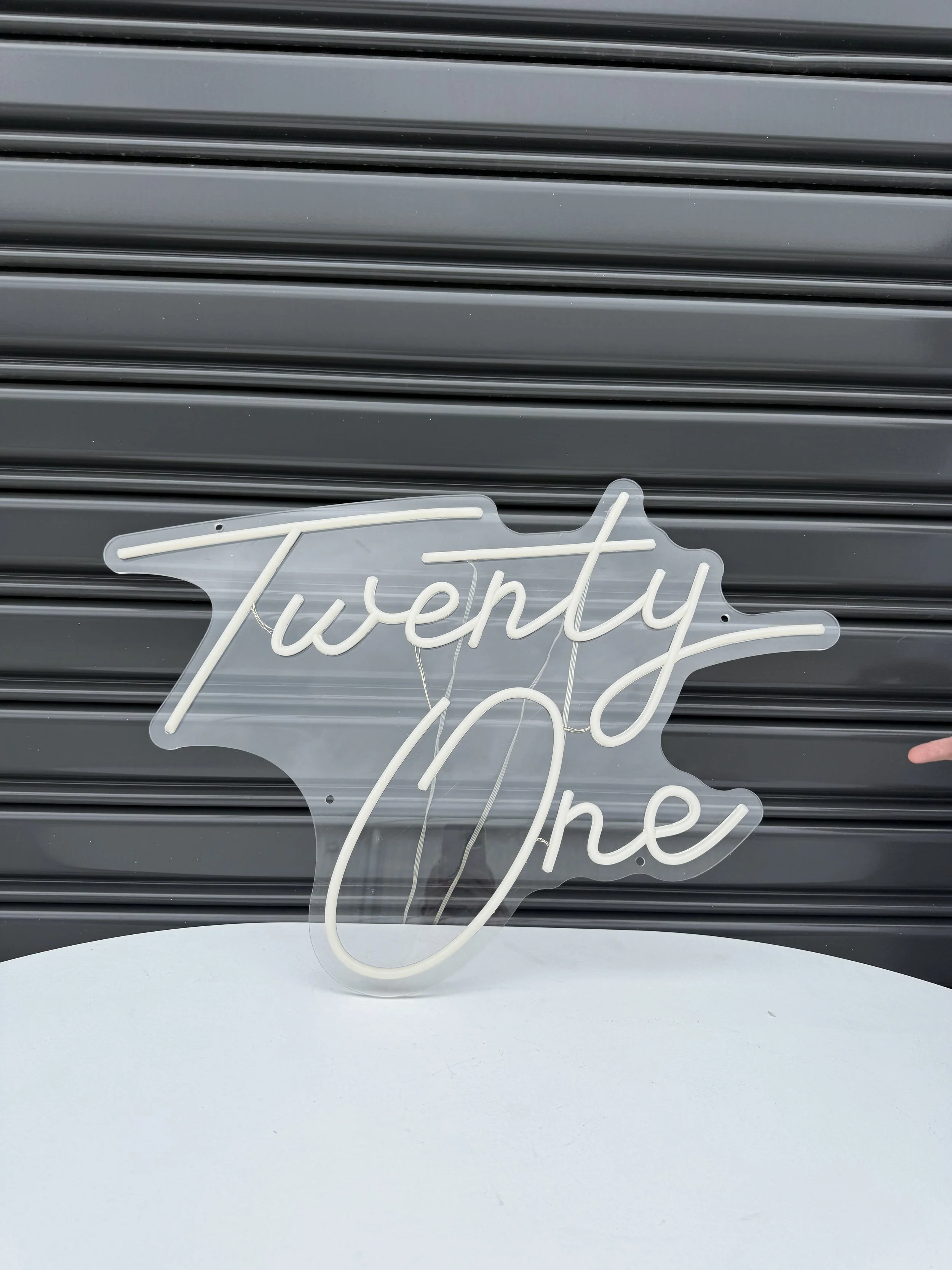 'Twenty One' Neon