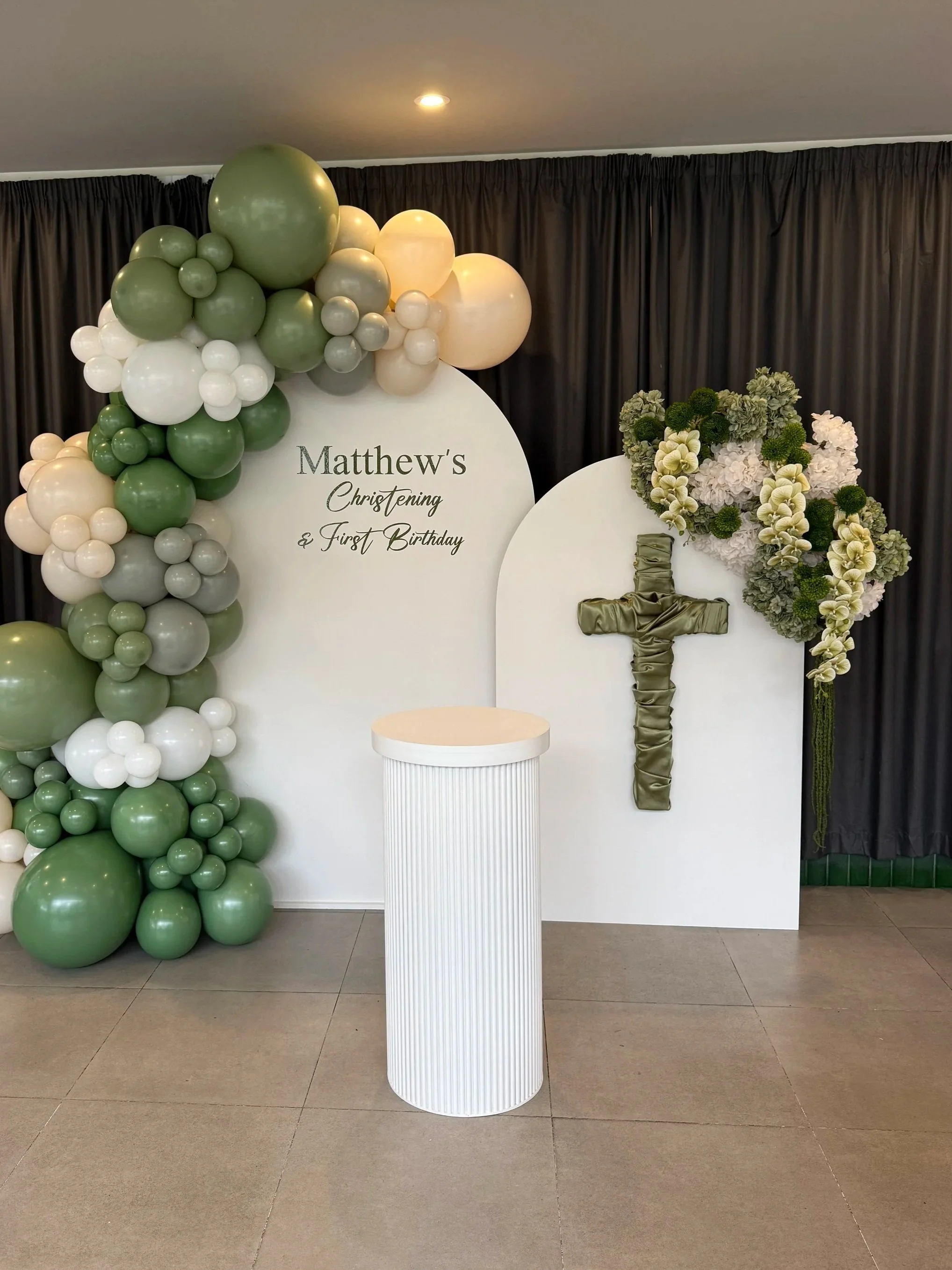 1.6mH+arch+-+drape+cross+-+medium+floral.jpg
