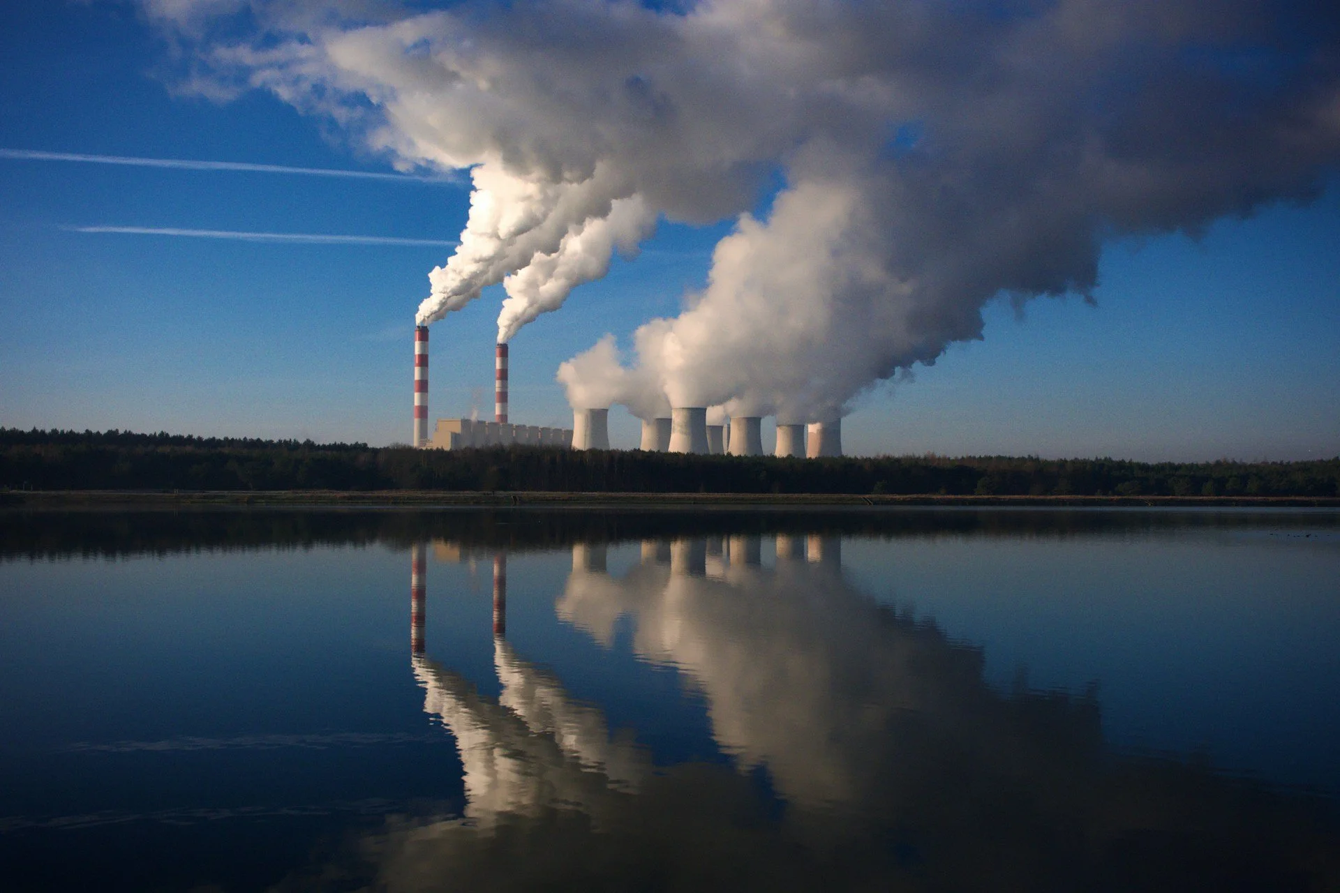 Following the pipes to make sense of the Belchatów coal power plant in Poland
