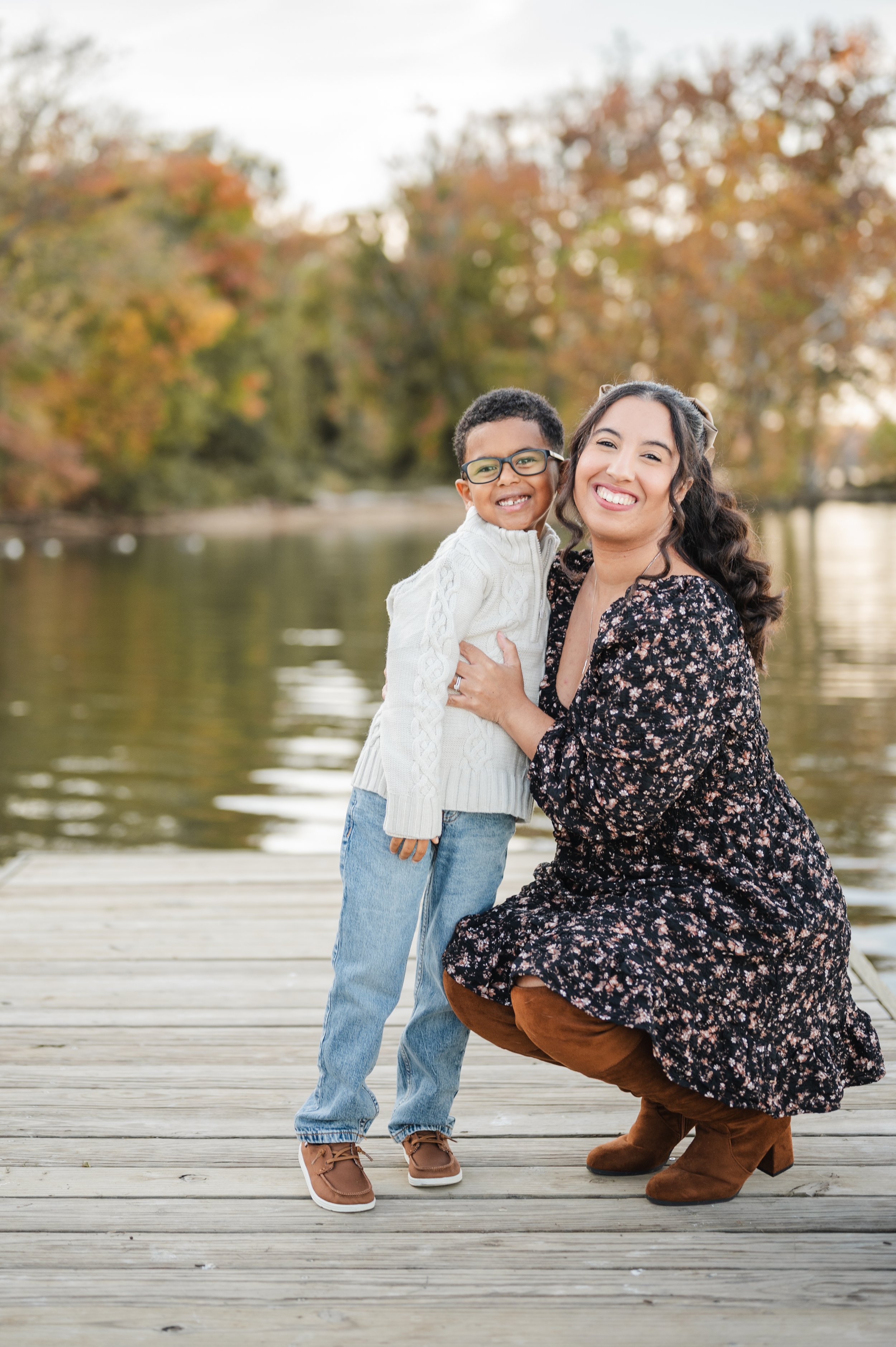 Family photography at Pohick Bay in Lorton, Va.