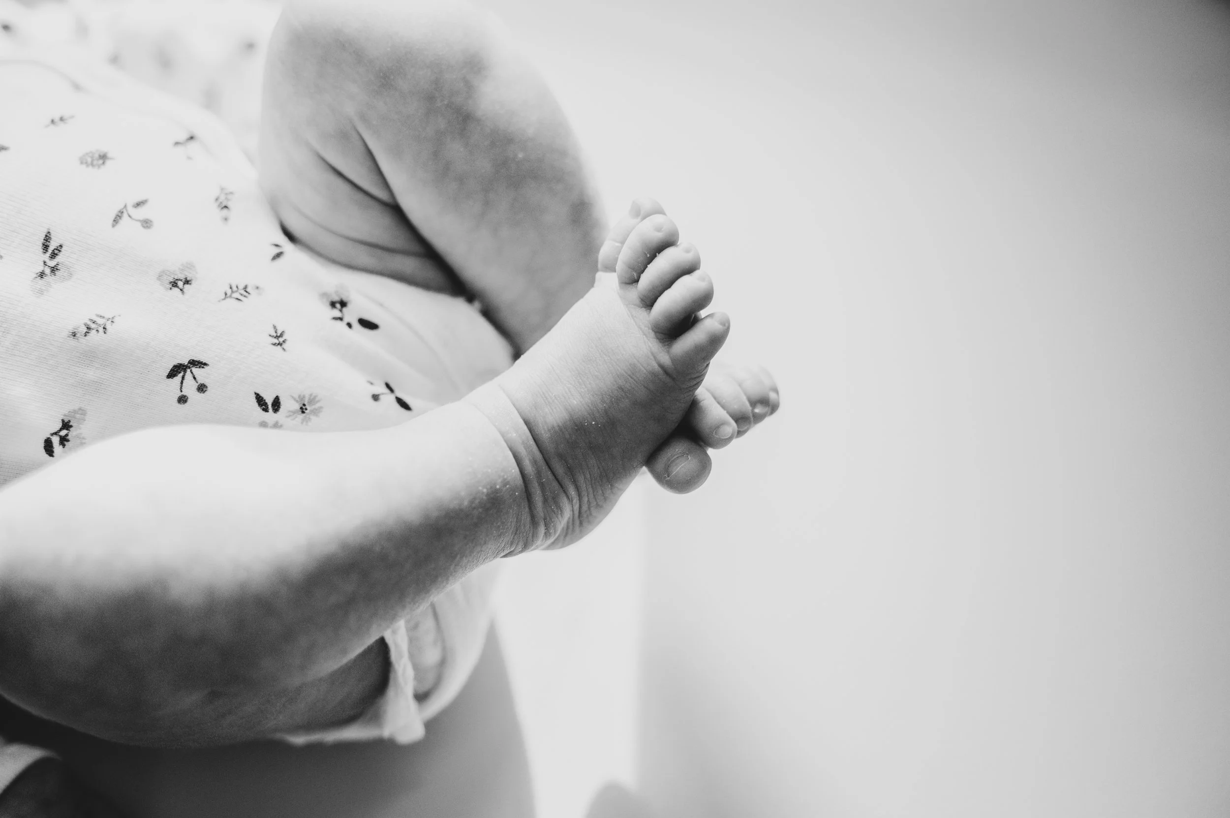 Infant photography in Centerville, VA.