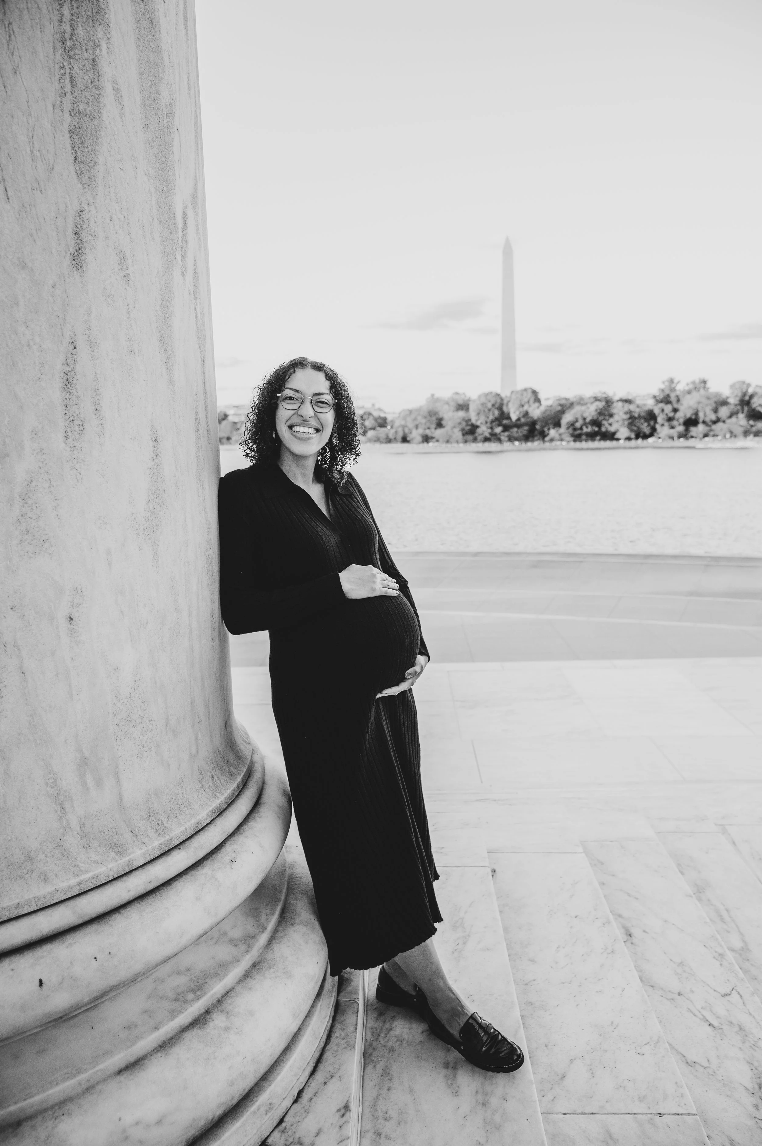 Maternity photography at Jefferson Memorial in Washington, DC