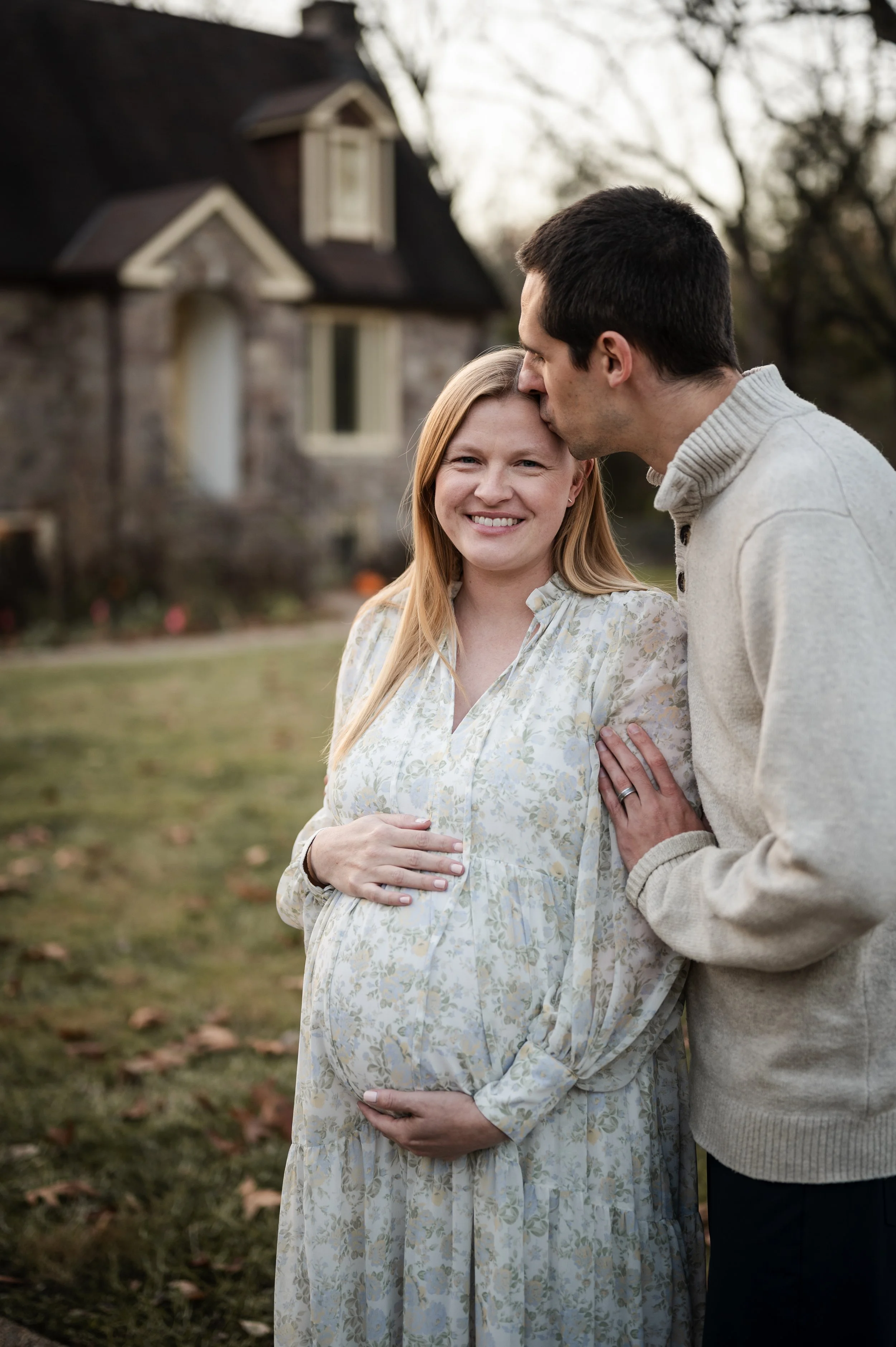Maternity photography at Ellanor C. Lawrence Park in Fairfax, VA