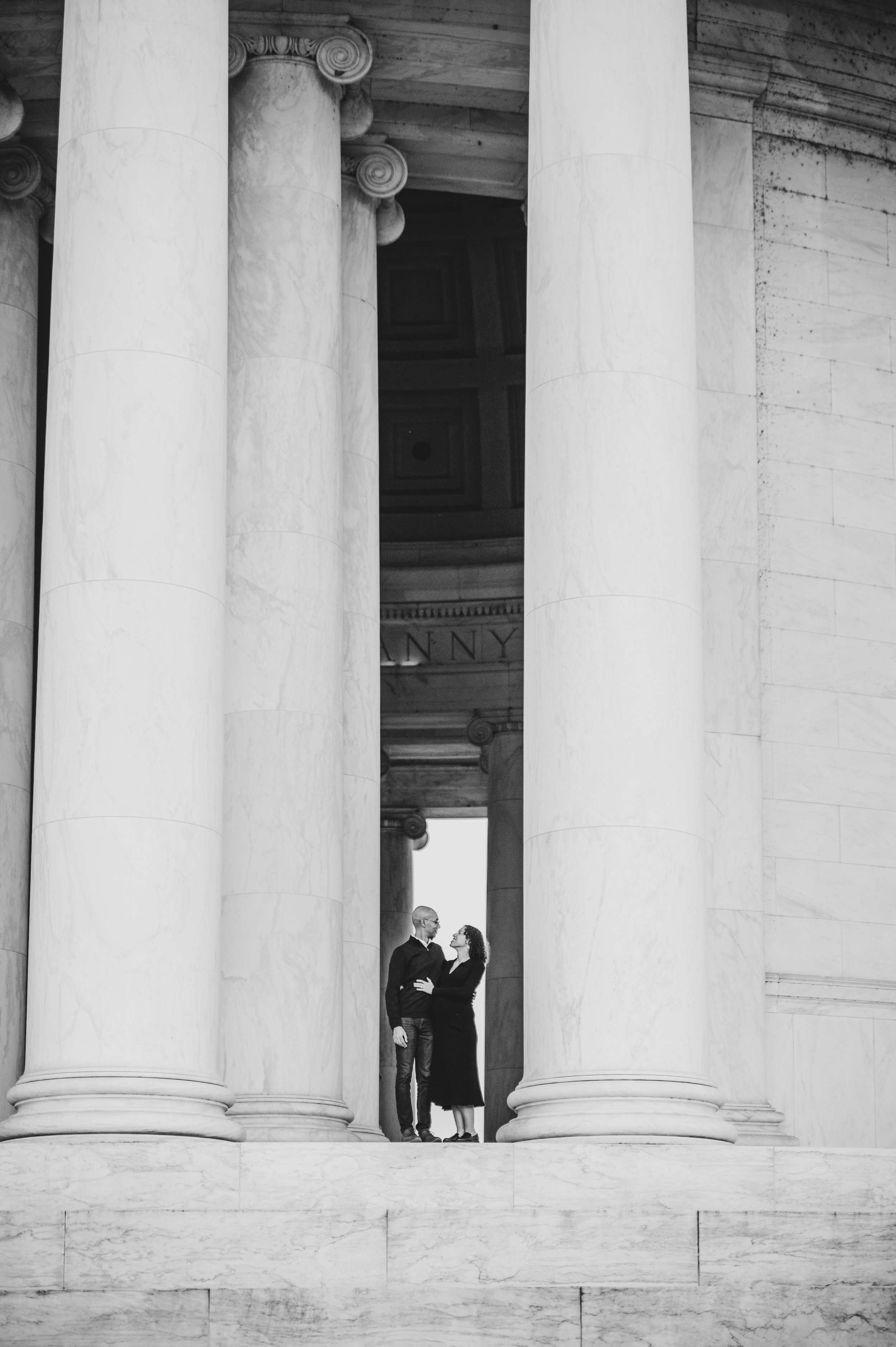 Maternity photography at Jefferson Memorial in Washington, DC