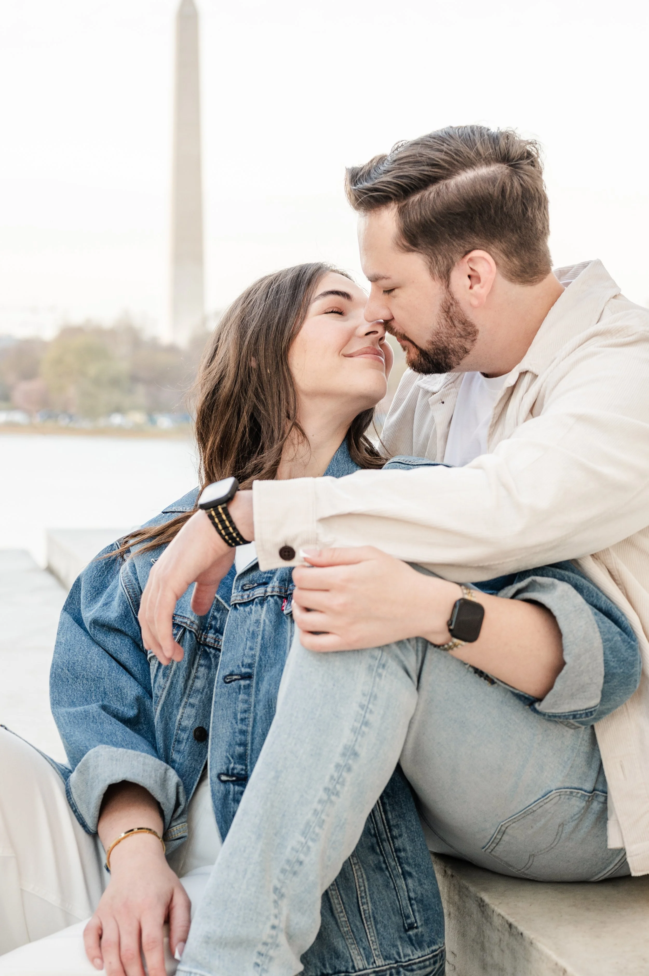 couple-kissing-jefferson-memorial-dc.JPG
