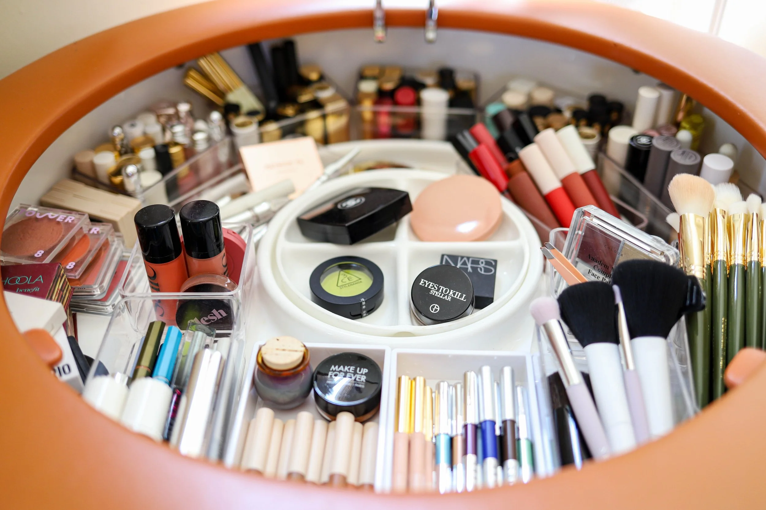 makeup organization
