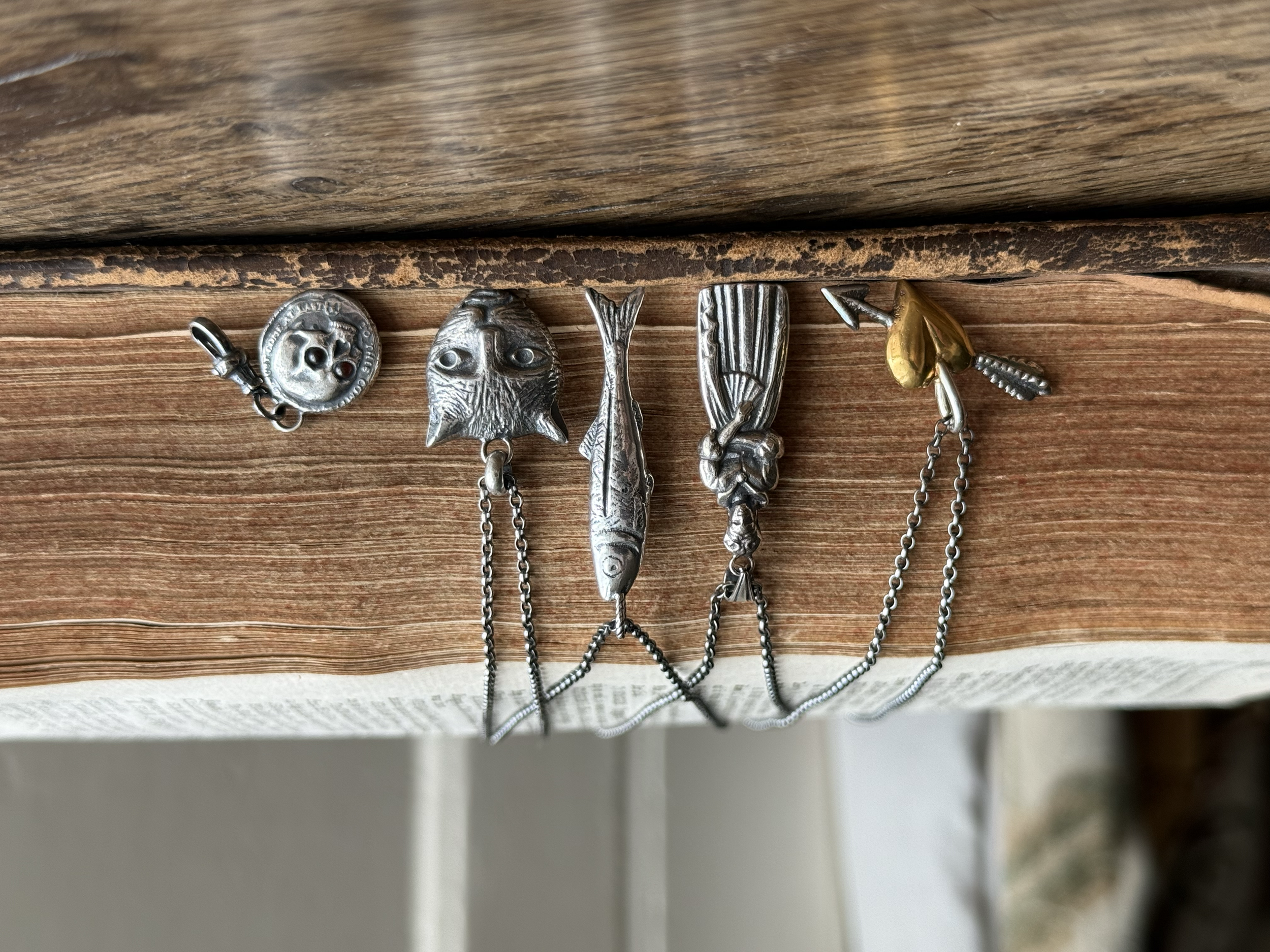 Necklaces and charms 2025