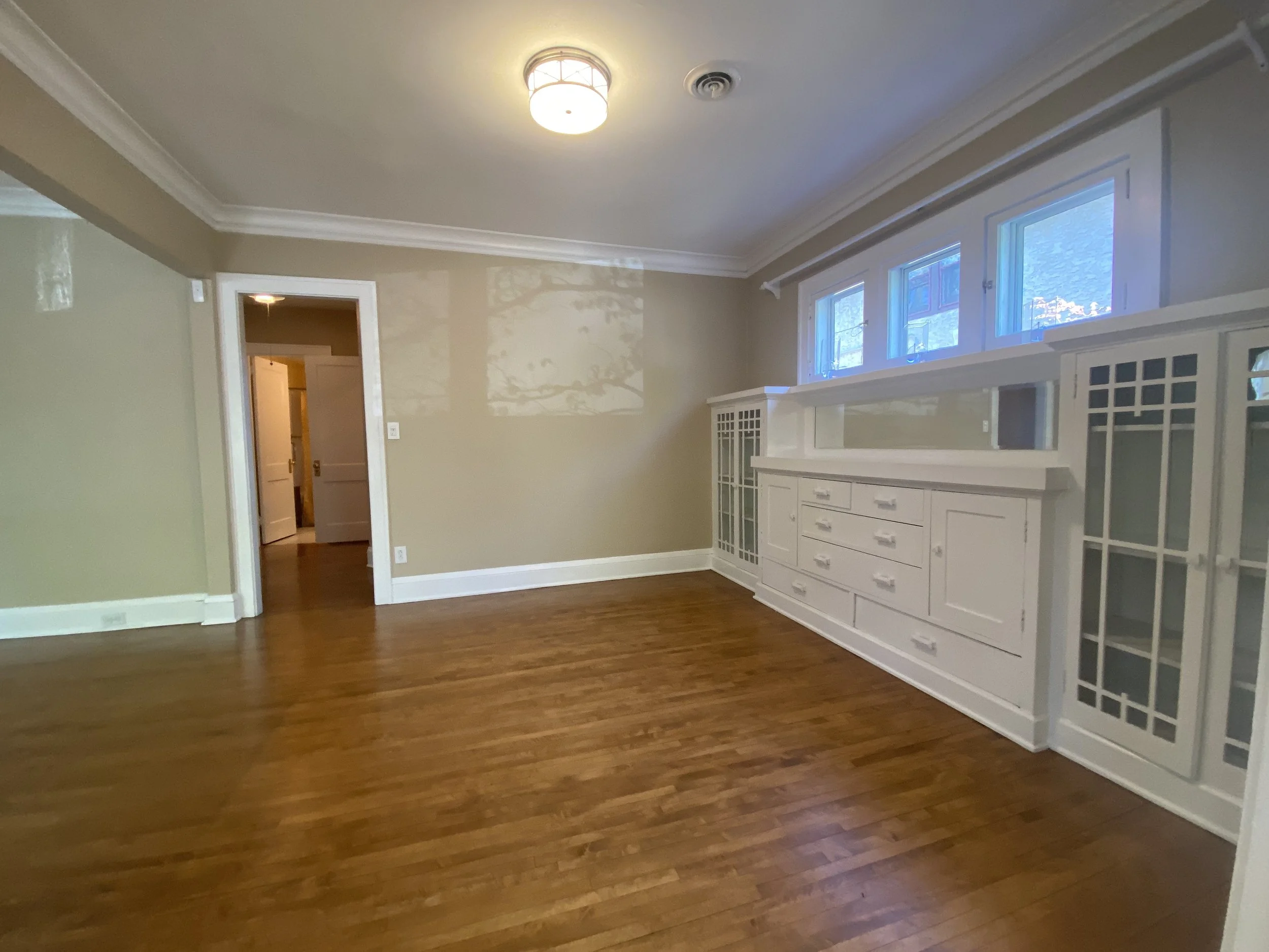 BEFORE: vacant dining room in Minneapolis, MN