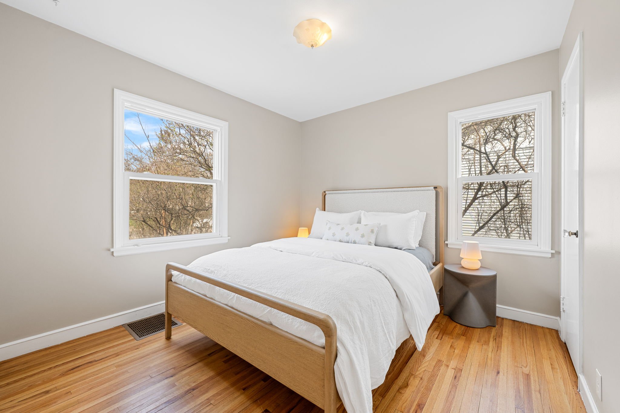 35-web-or-mls-2909-kentucky-ave-s.jpg