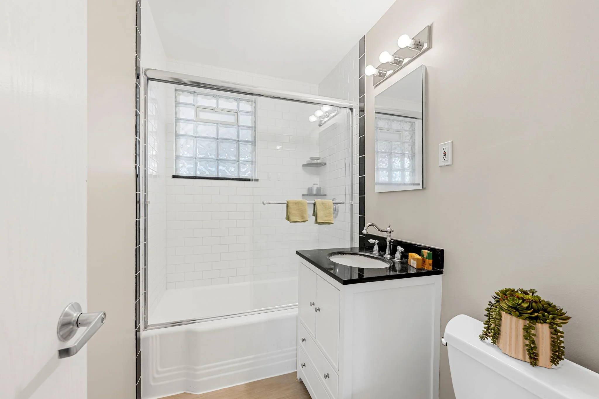 42-web-or-mls-2909-kentucky-ave-s.jpg