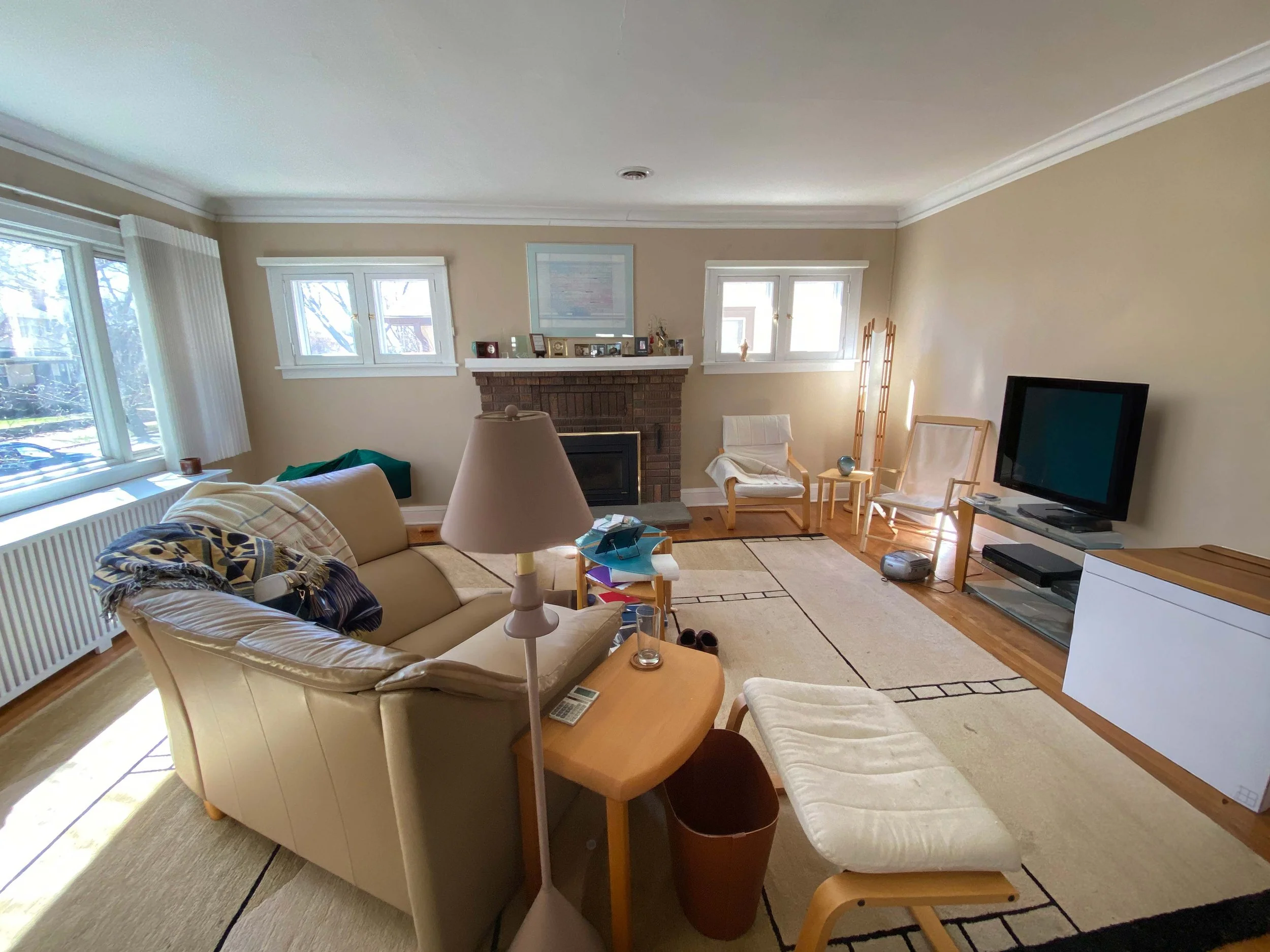 BEFORE: Unstaged Estate Living Room in Minneapolis, MN
