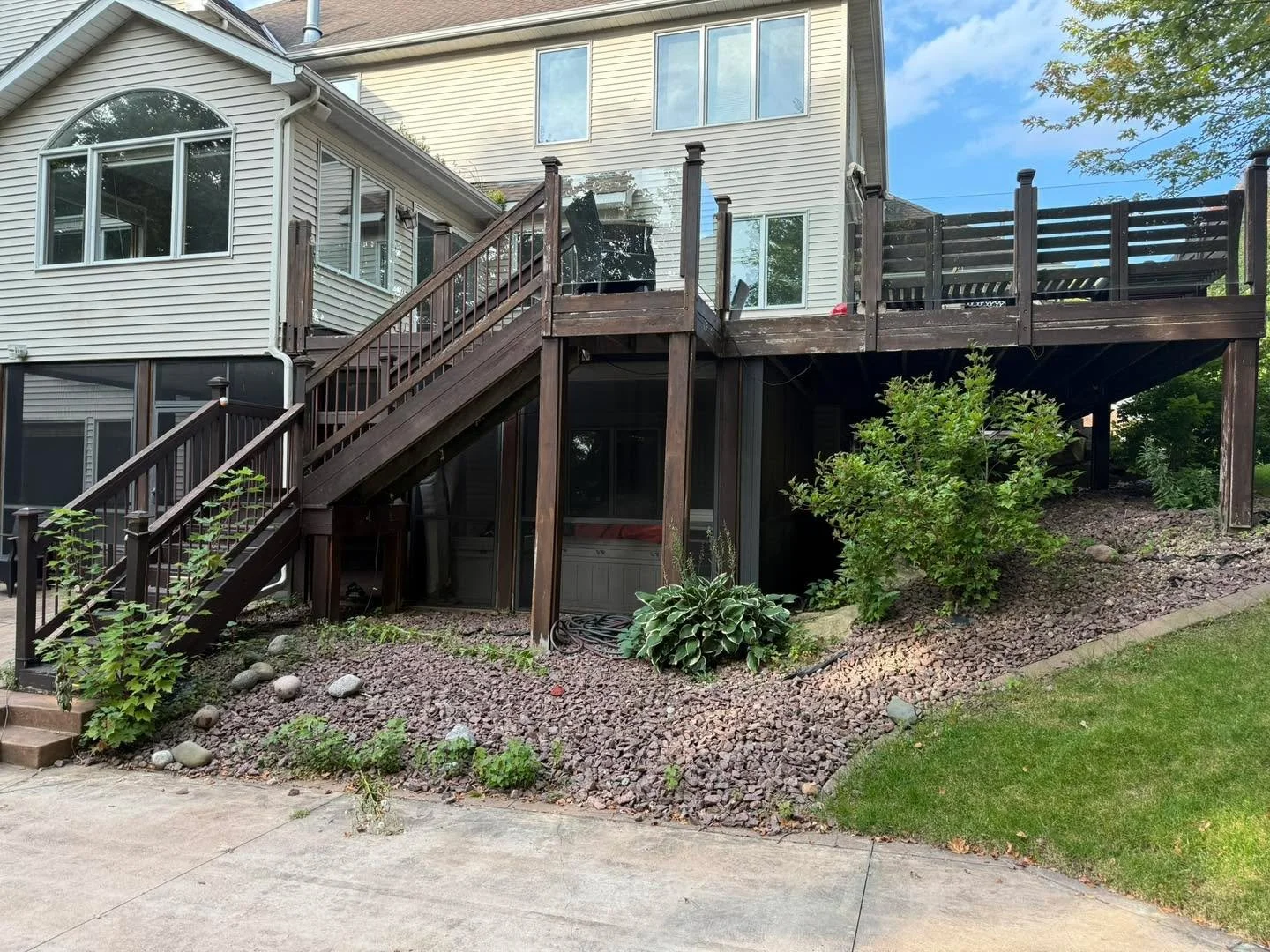 Big difference! More pics to come but a little before and after. #deckpic #deckpics