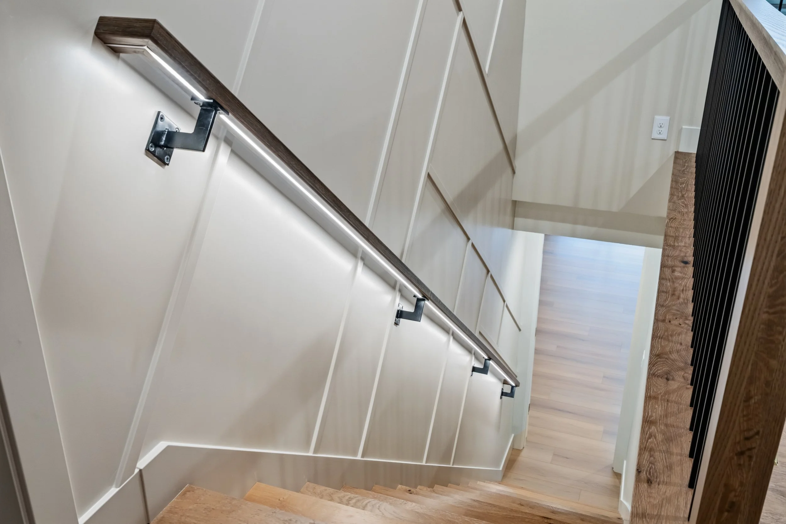 evergreen-highway-renovation-vancouver-wa-10-staircase-led-handrail.jpg