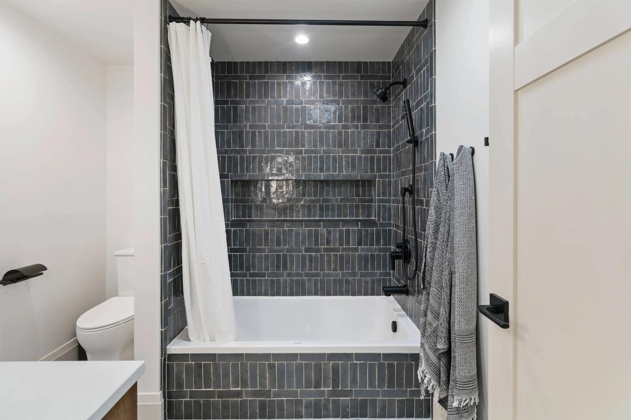 Spiller-Stairwell-02 - Battle Ground Home Additions (31).jpg