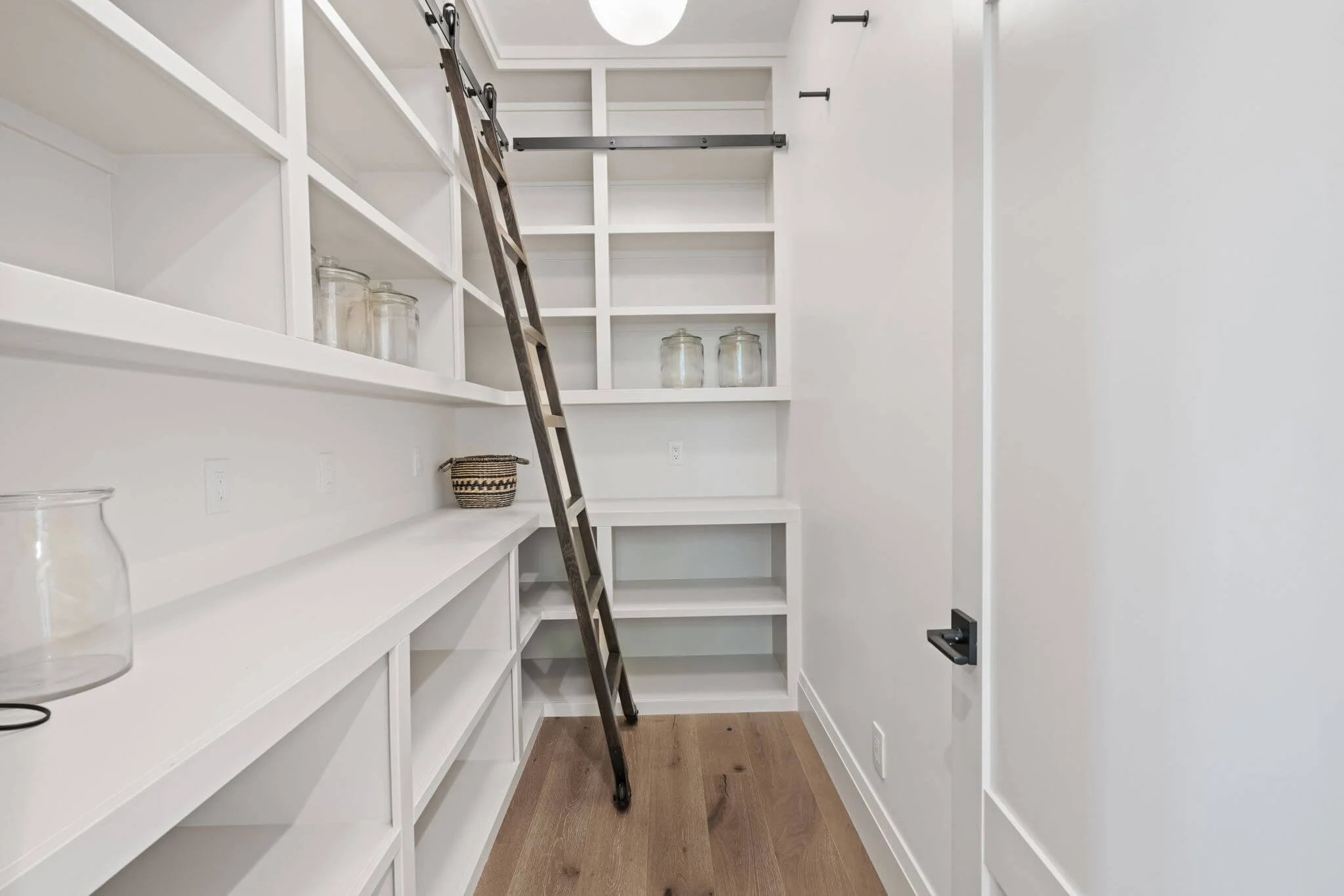 Spiller-Stairwell-02 - Battle Ground Home Additions (13).jpg