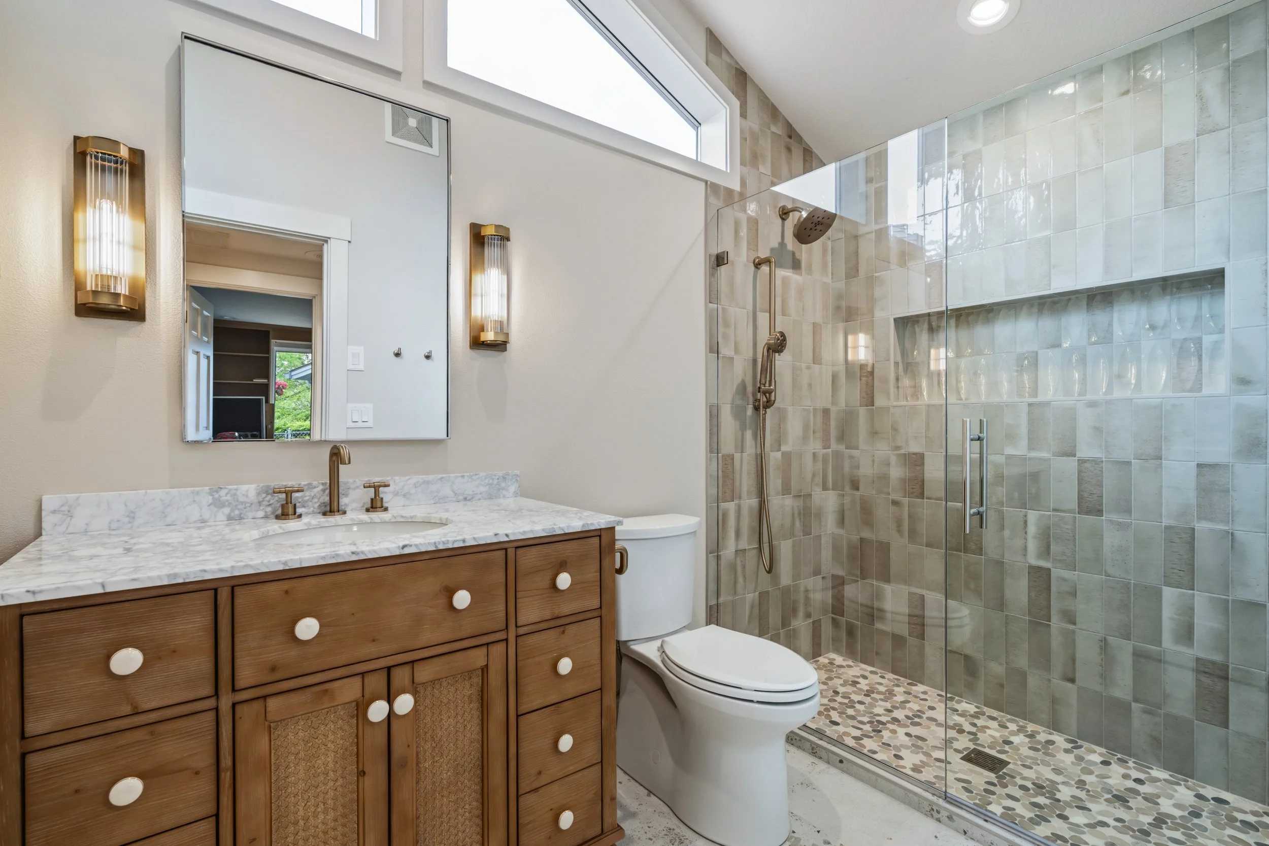 evergreen-highway-renovation-vancouver-wa-08-hall-bath.jpg