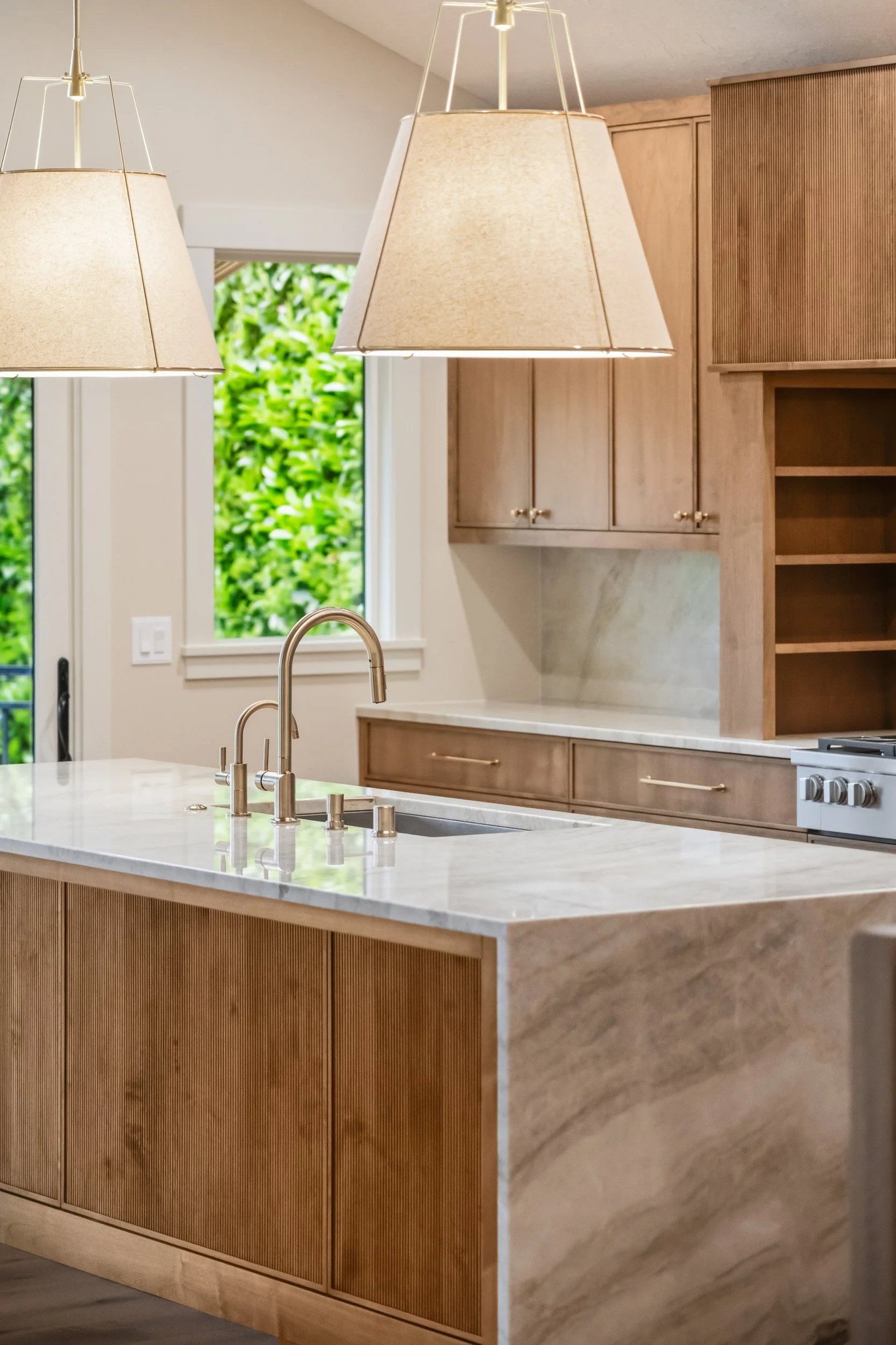 Contemporary Kitchen Remodel in Vancouver, WA by Renew Design + Build project photo 3
