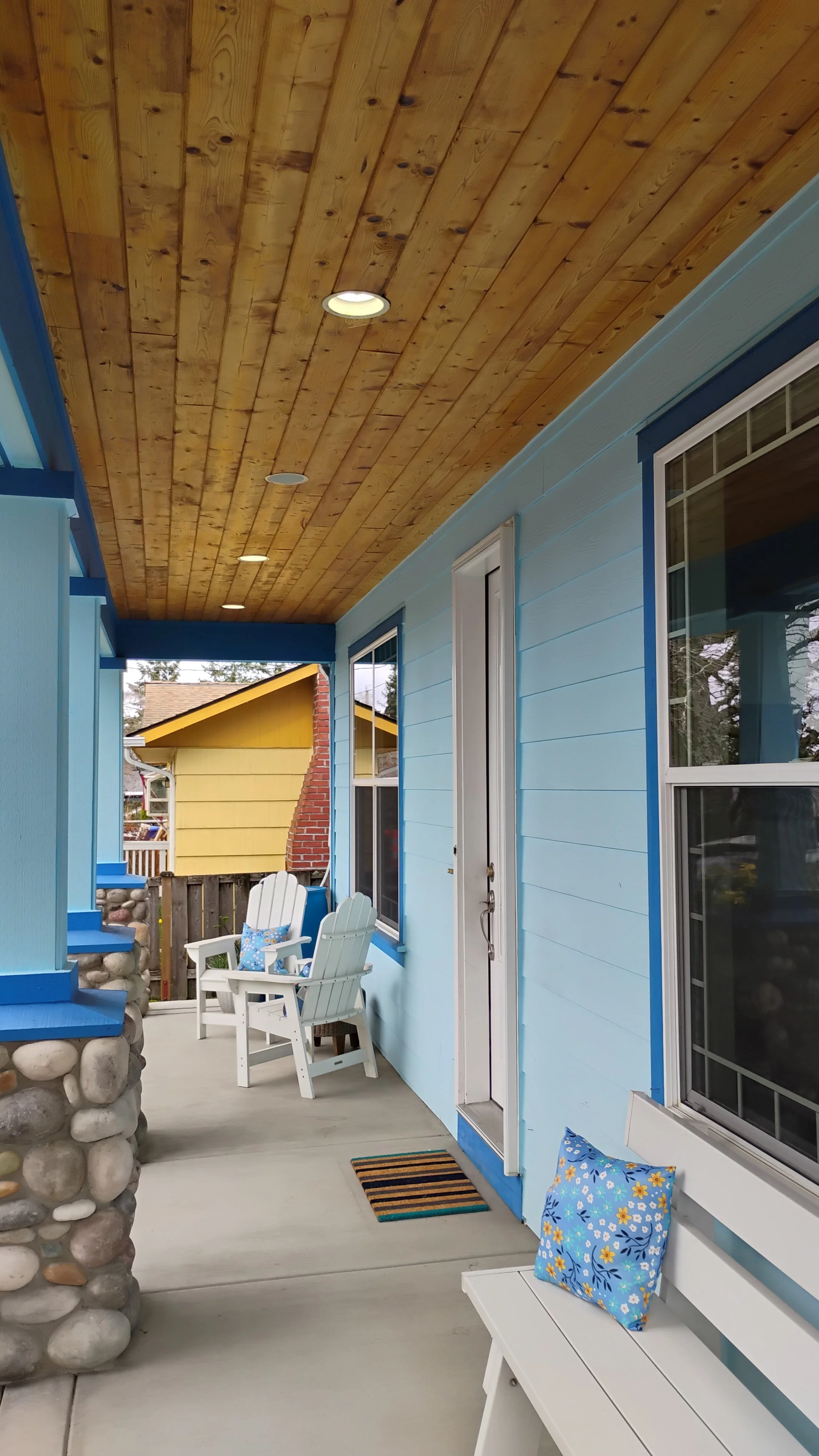 14. Front Porch.jpg