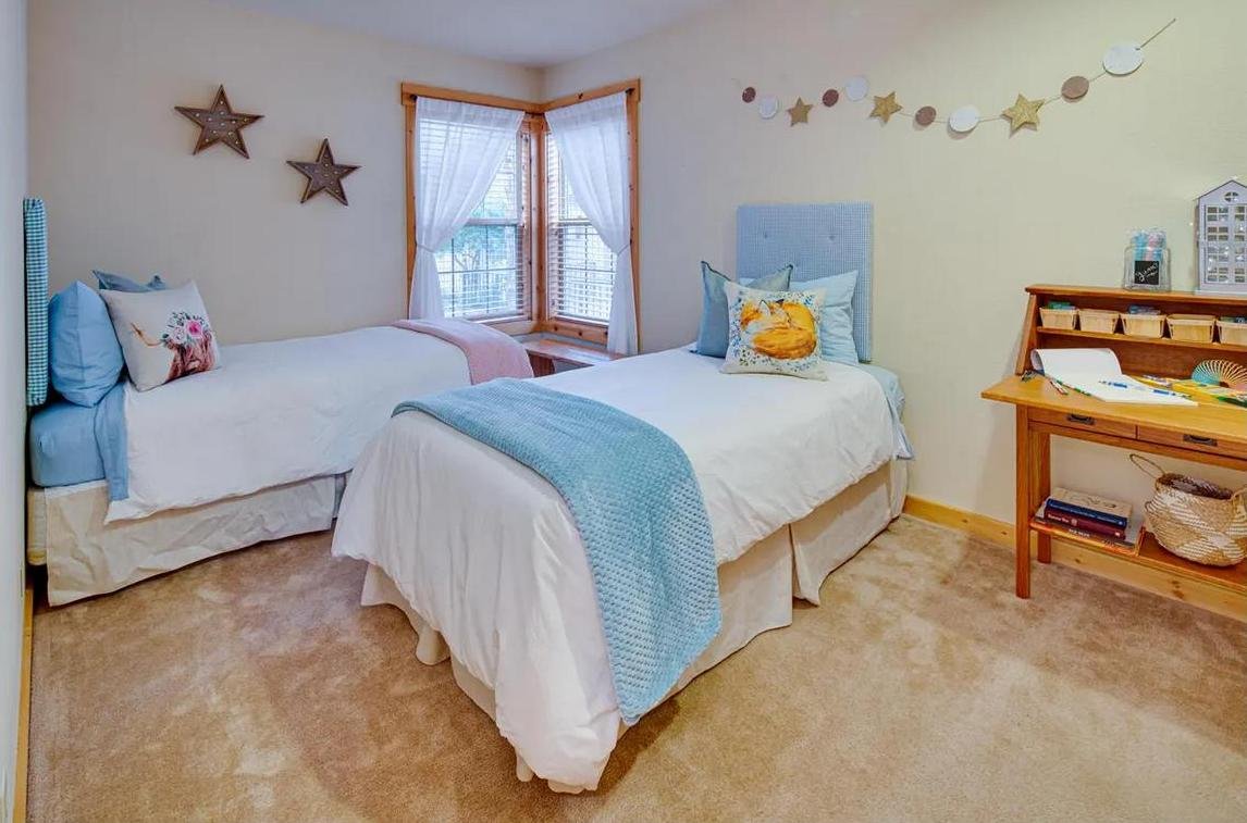 22. Guest Room, kids.jpg