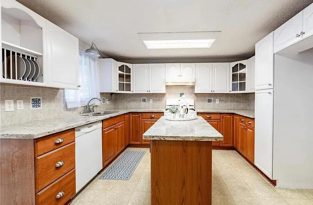 5. Kitchen.jpg