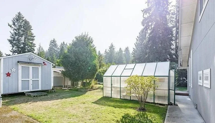 14. Backyard, Tool Shed & Treehouse.jpg