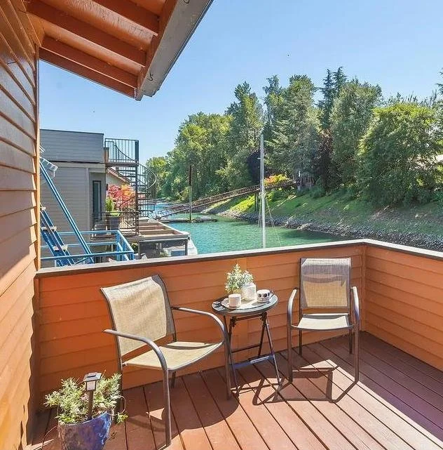 12. Balcony off Principle.jpg