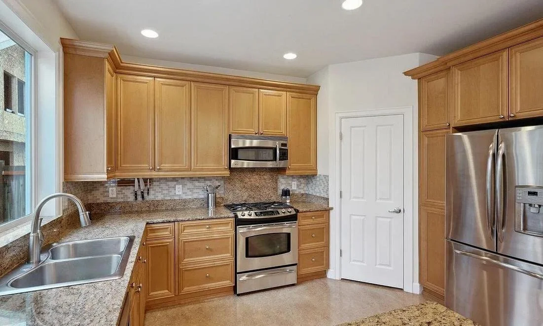4. Kitchen.jpg